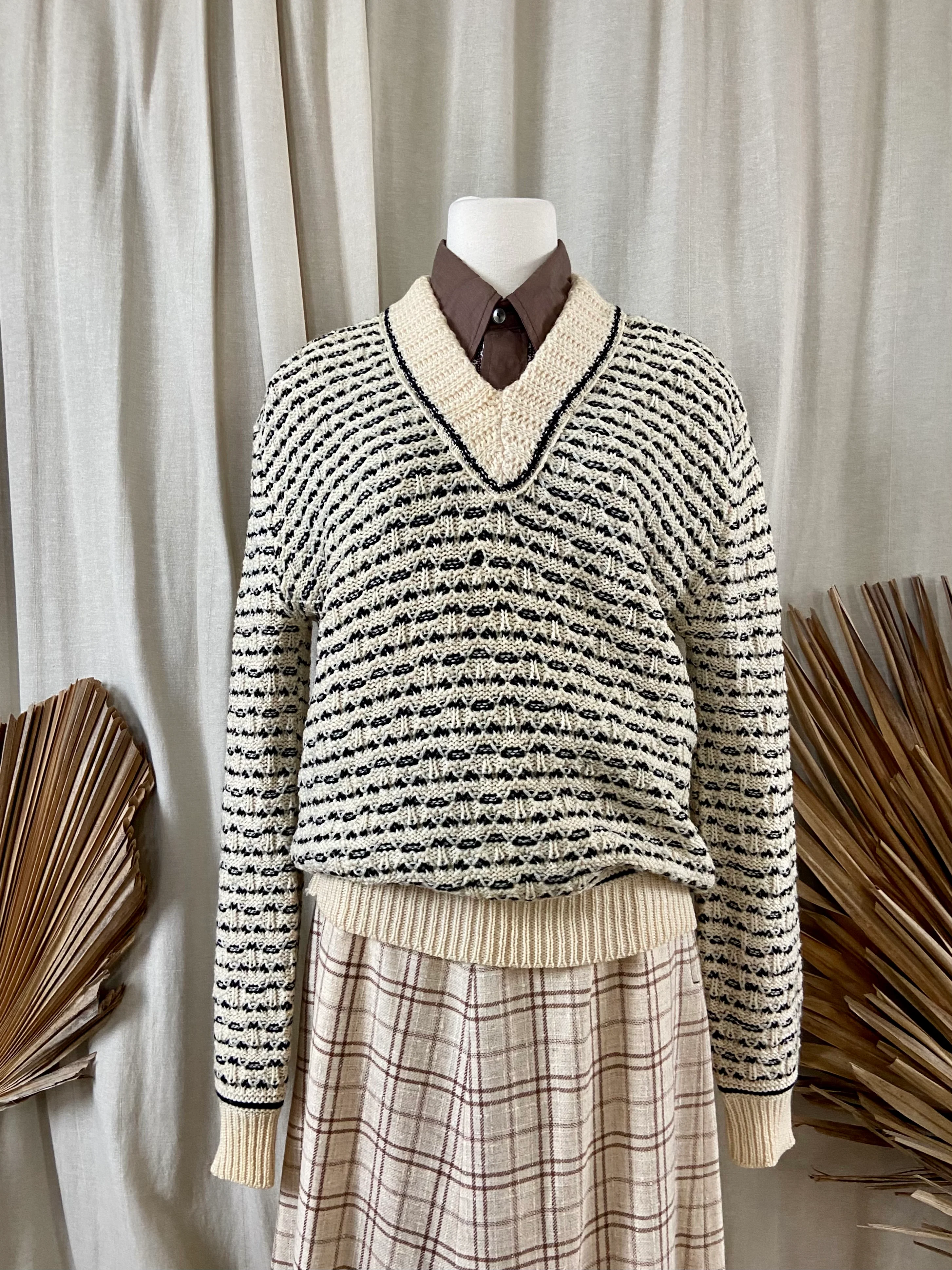 70s/80s Cream V-neck Contrast Trim Pullover Knit Sweater - Image 5
