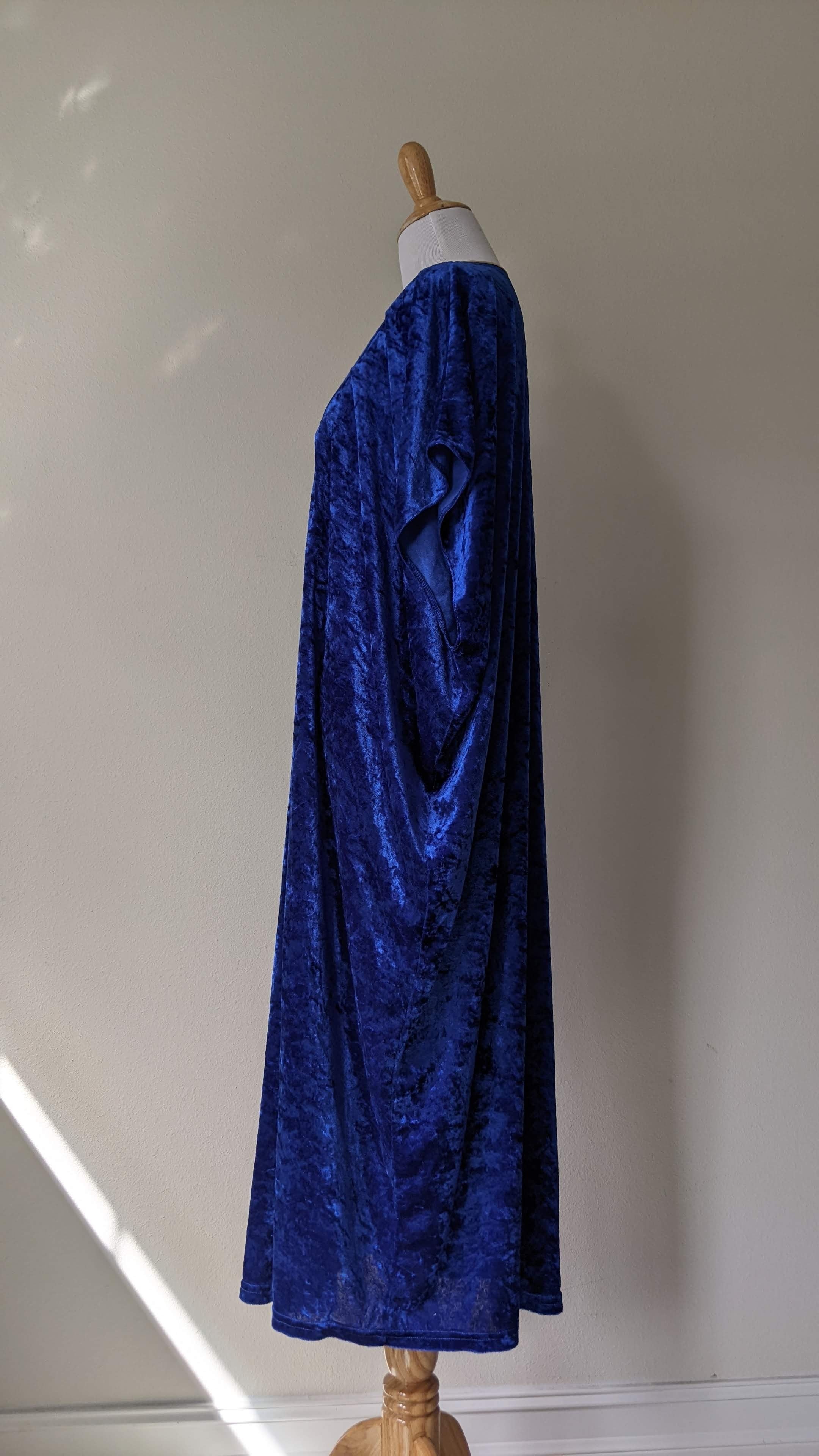 70s/80s Crushed Sapphire Blue Velvet And Lace Kaftan - Image 7