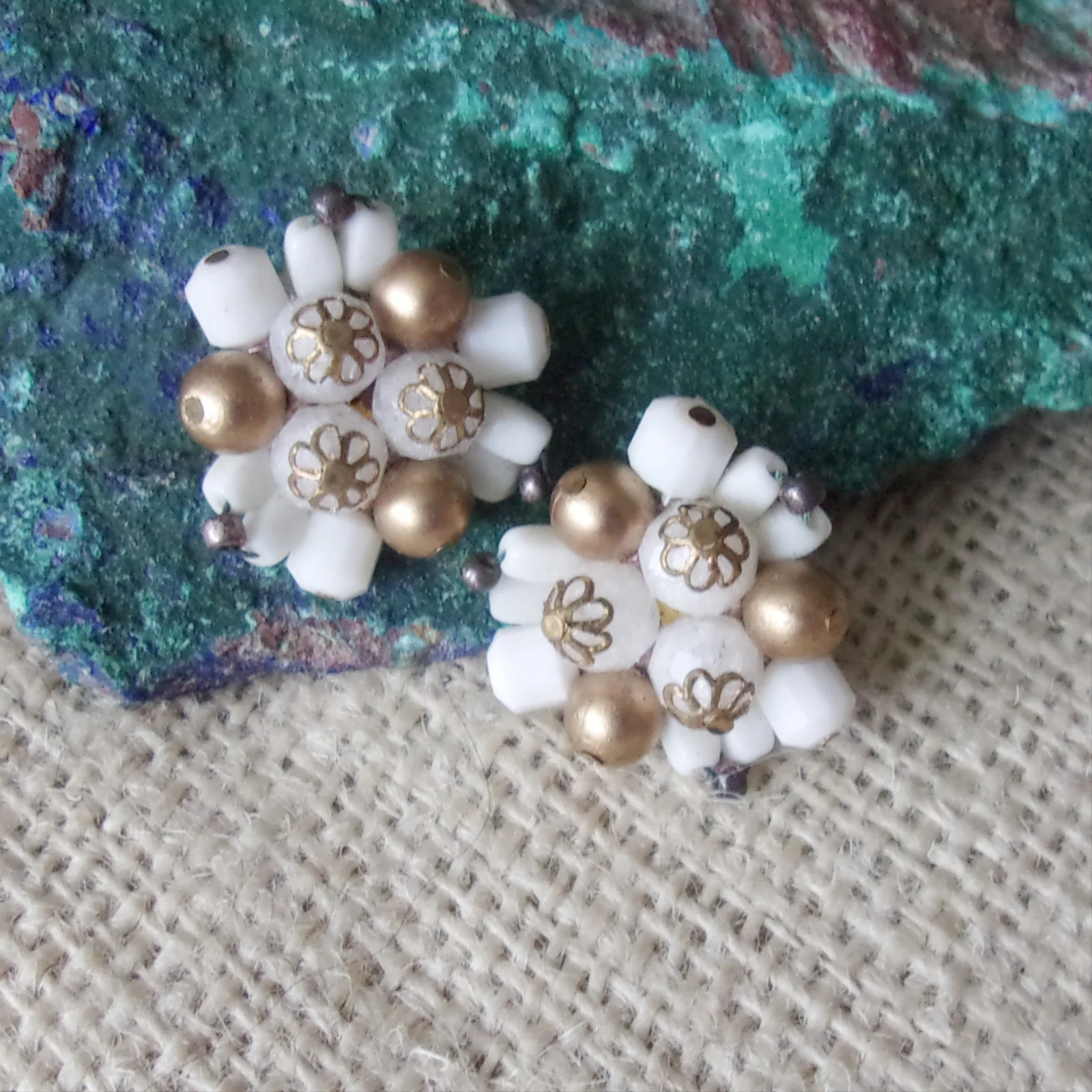 70s/80s Earrings Cluster White Confetti Goldtone Clip On By W Germany - Image 5