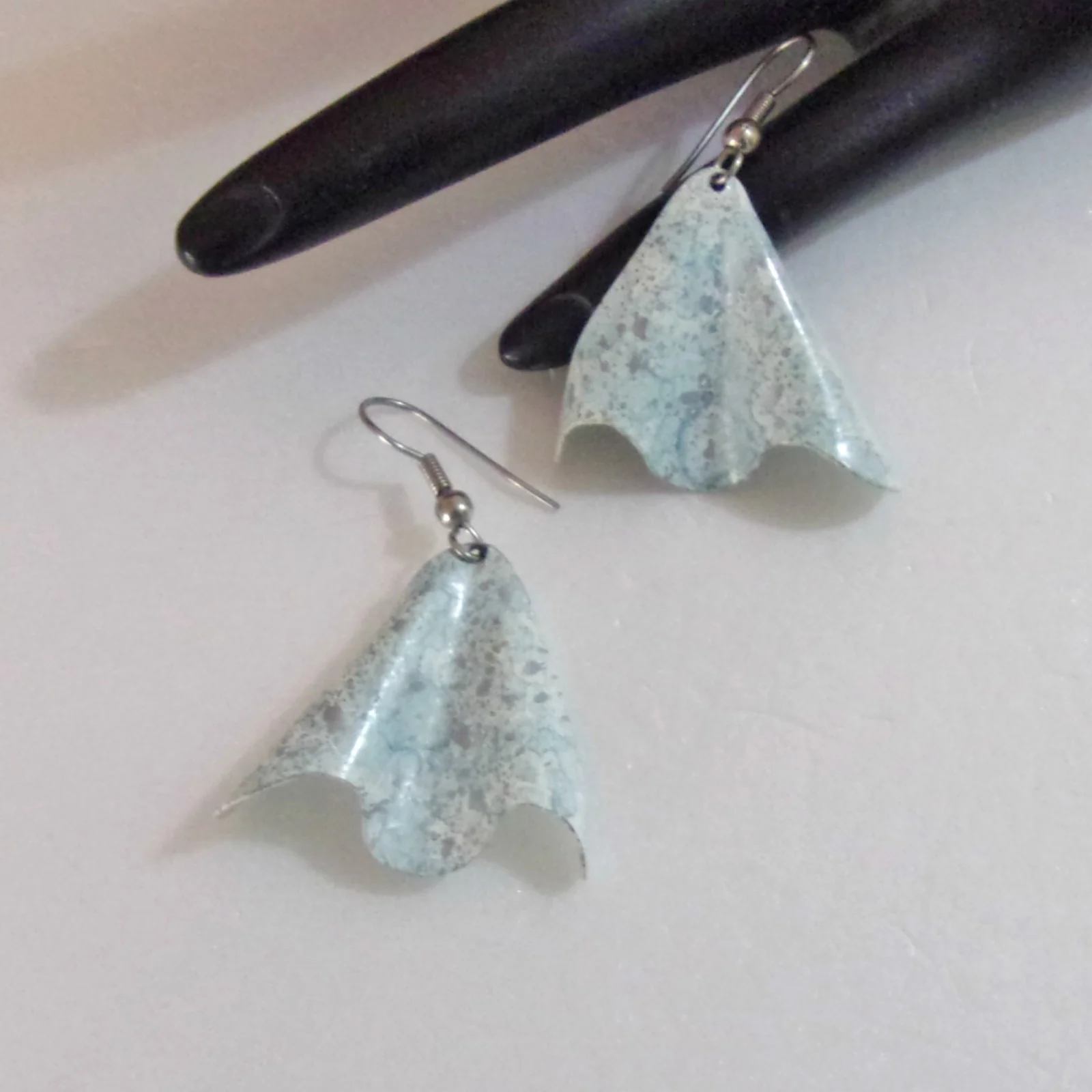 70s/80s Earrings Fold Form Confetti Light Aqua Pierced - Image 4