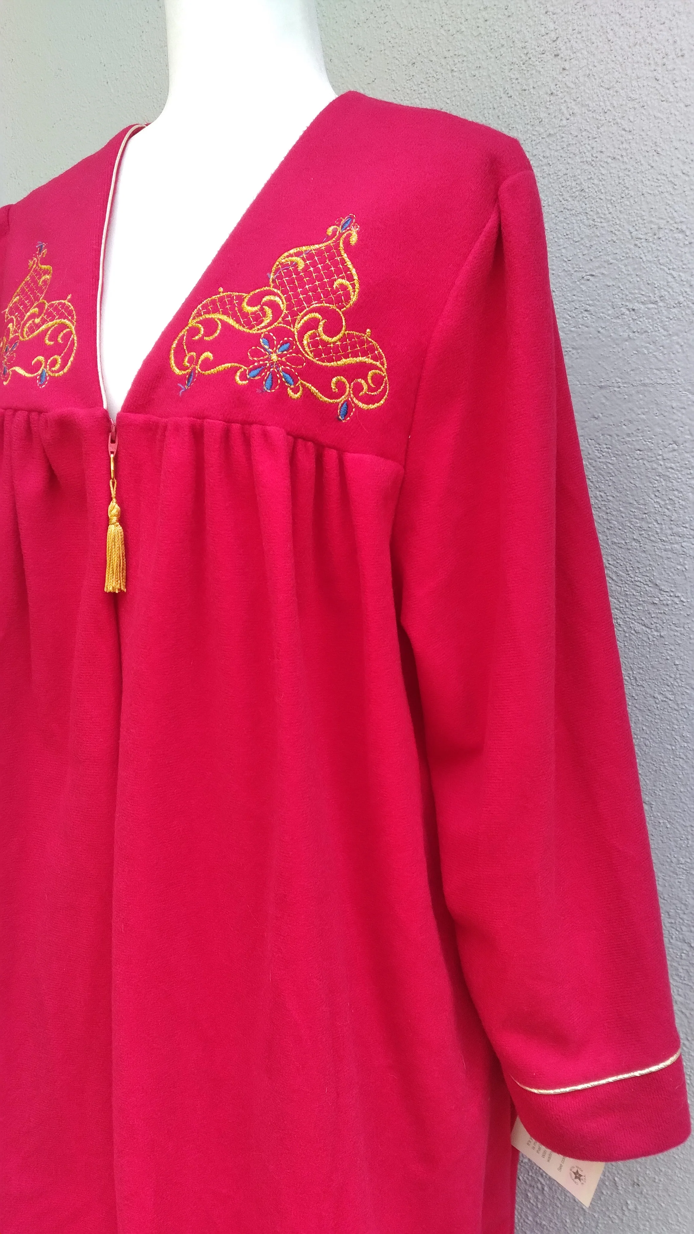 70s/80s Embroidered And Gold Trimmed Bed/house Coat By Elizabeth Blair - Image 4