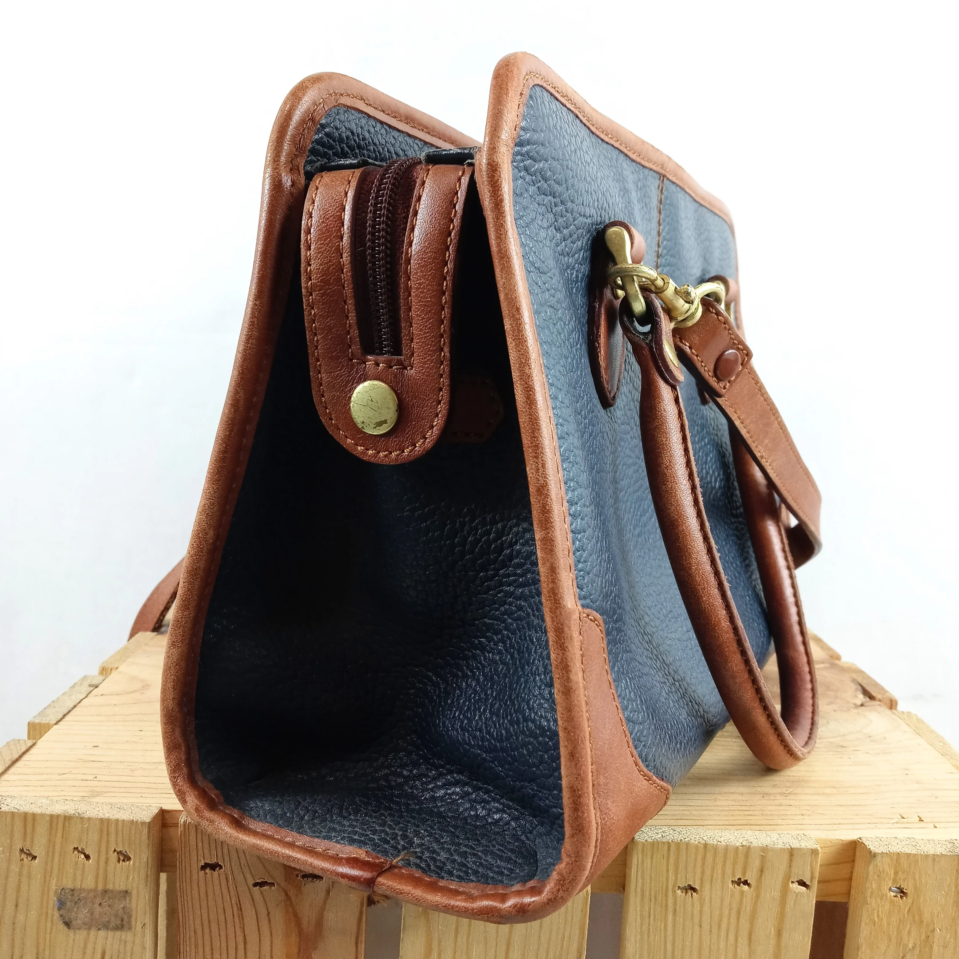 70s/80s Equestrian Blue Pebbled Leather Crossbody Satchel By Liz Claiborne - Image 6