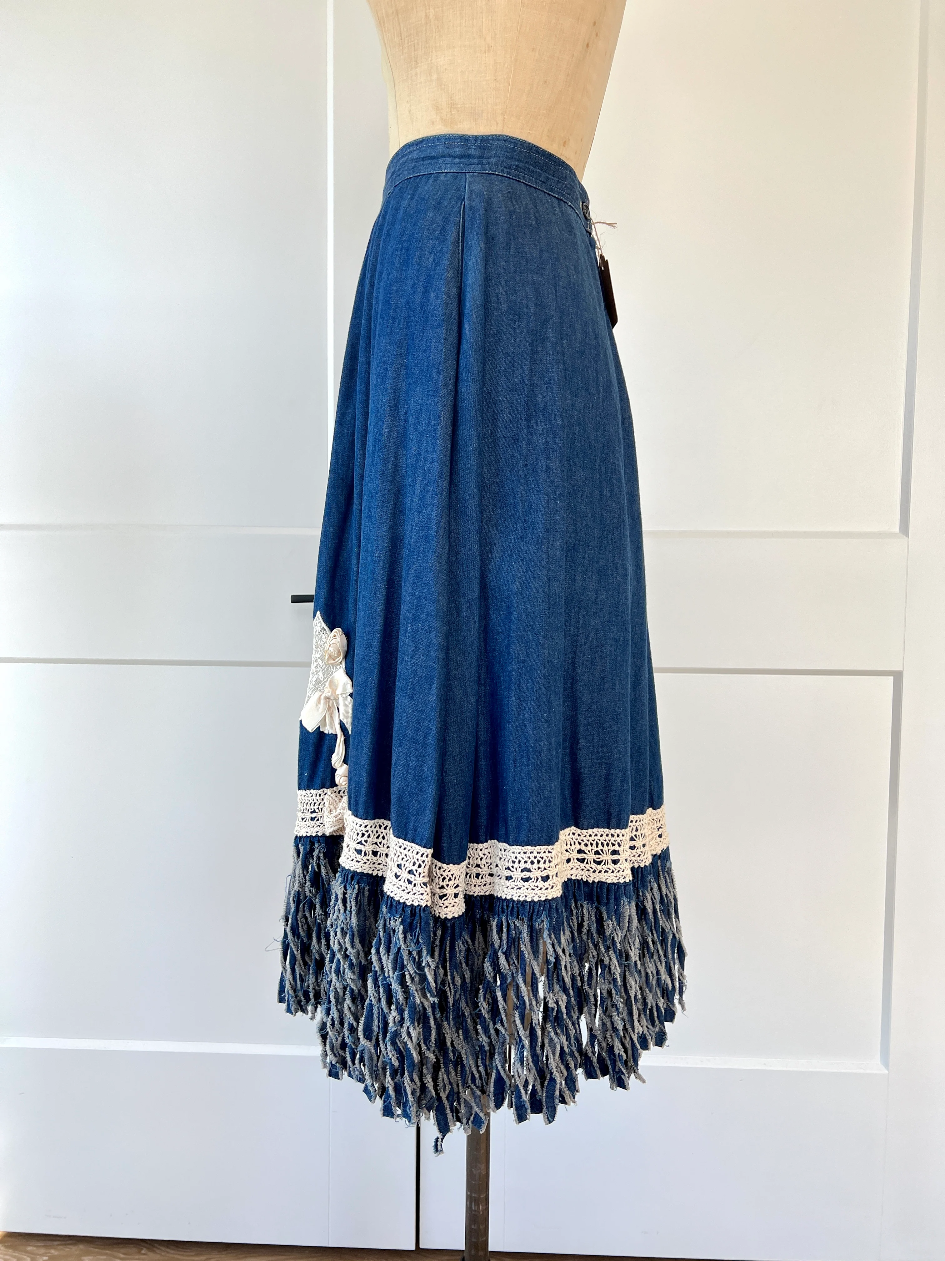 70s/80s Fringe Hem Cotton A-line Skirt By Liz Claiborne - Image 4