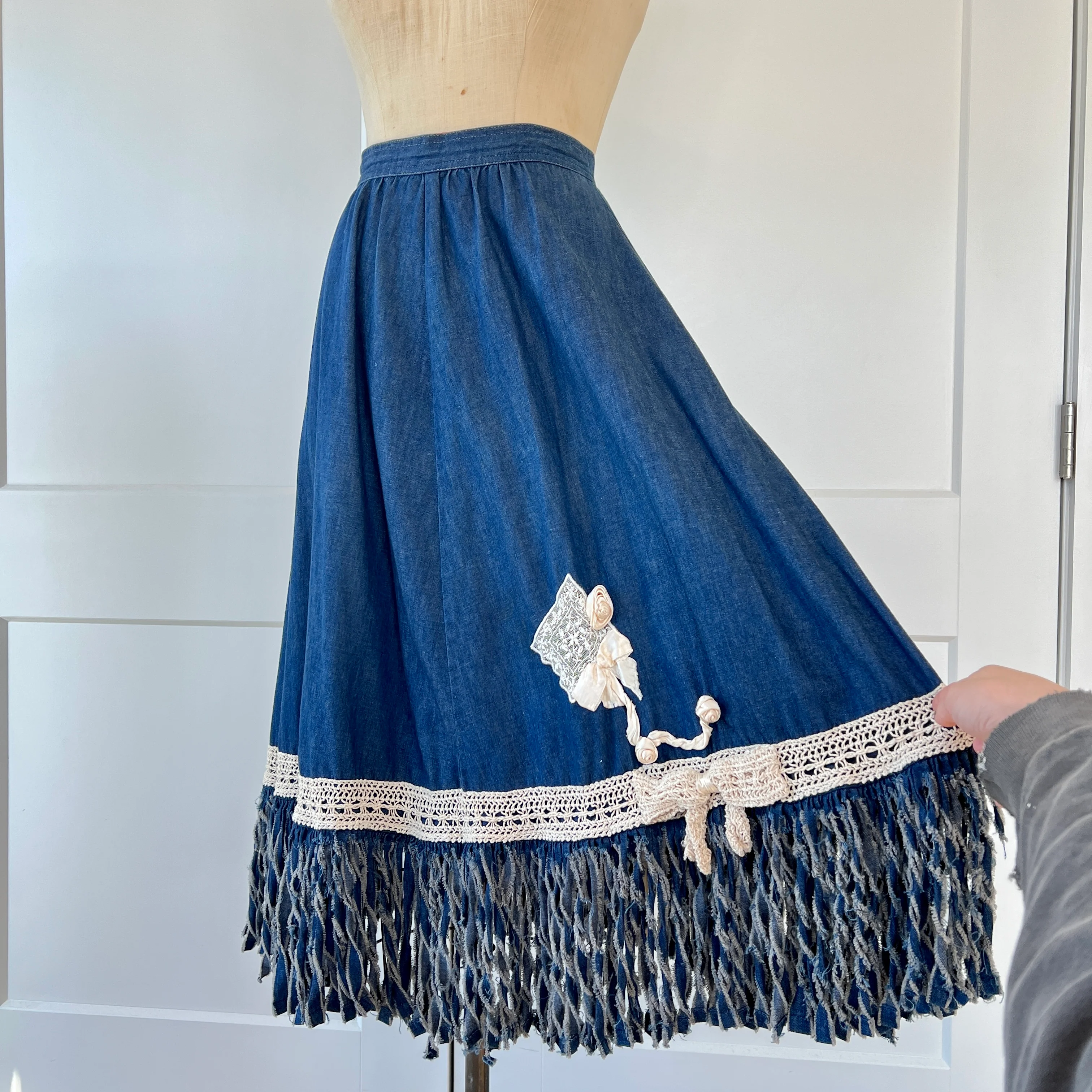 70s/80s Fringe Hem Cotton A-line Skirt By Liz Claiborne - Image 7