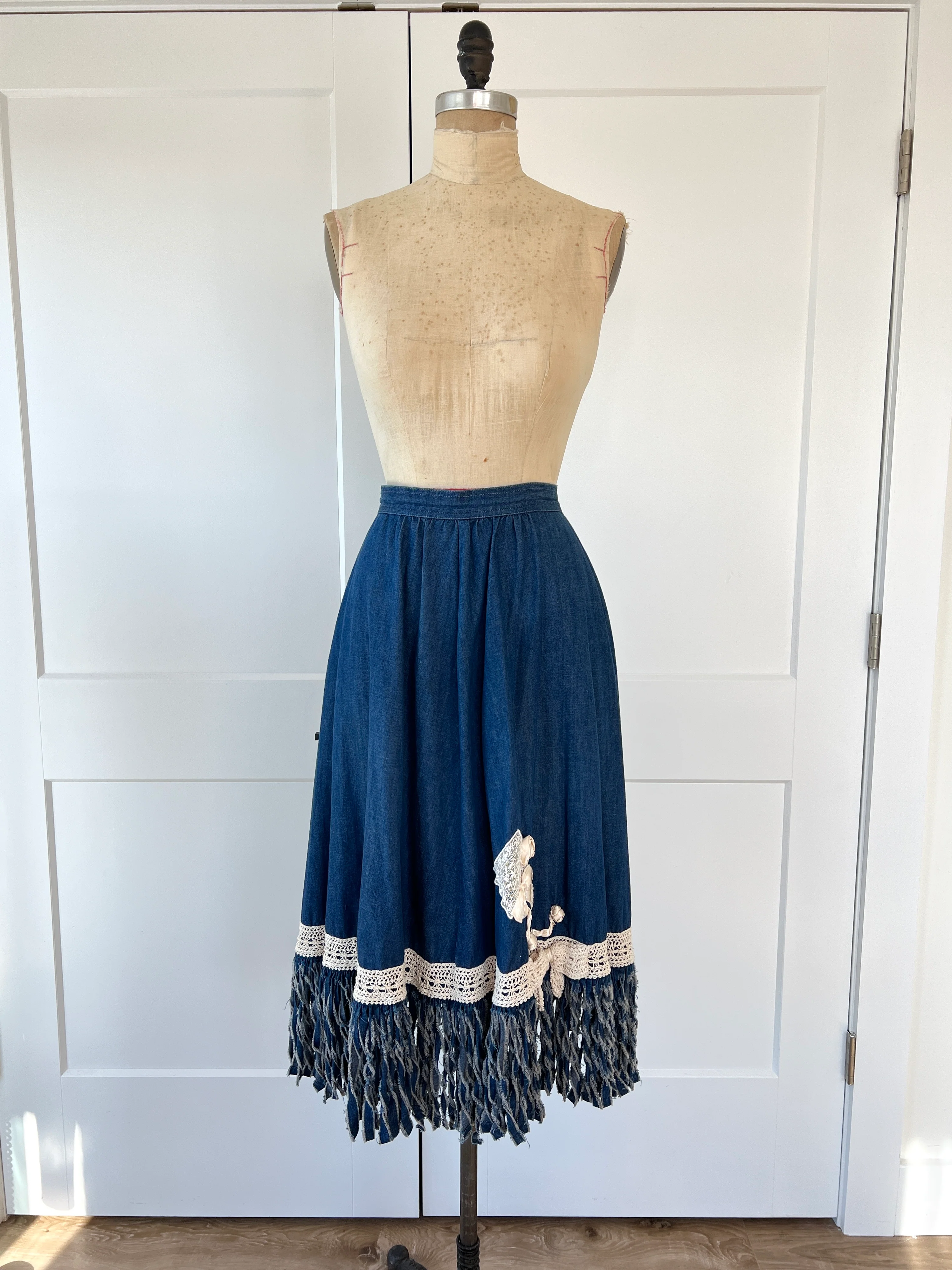 70s/80s Fringe Hem Cotton A-line Skirt By Liz Claiborne - Image 9