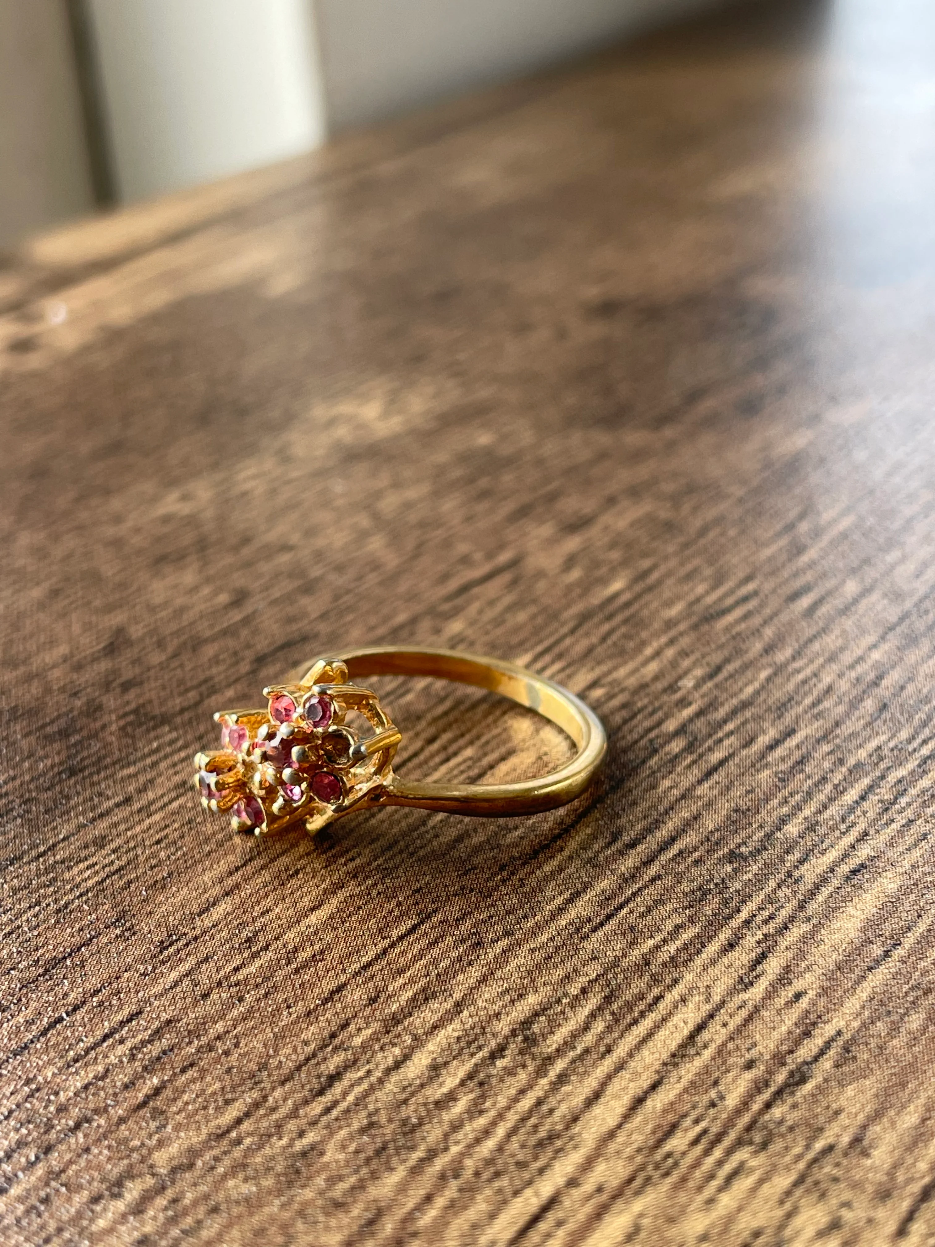 70s/80s Gold Plated Floral Rhinestone Ring - Image 10