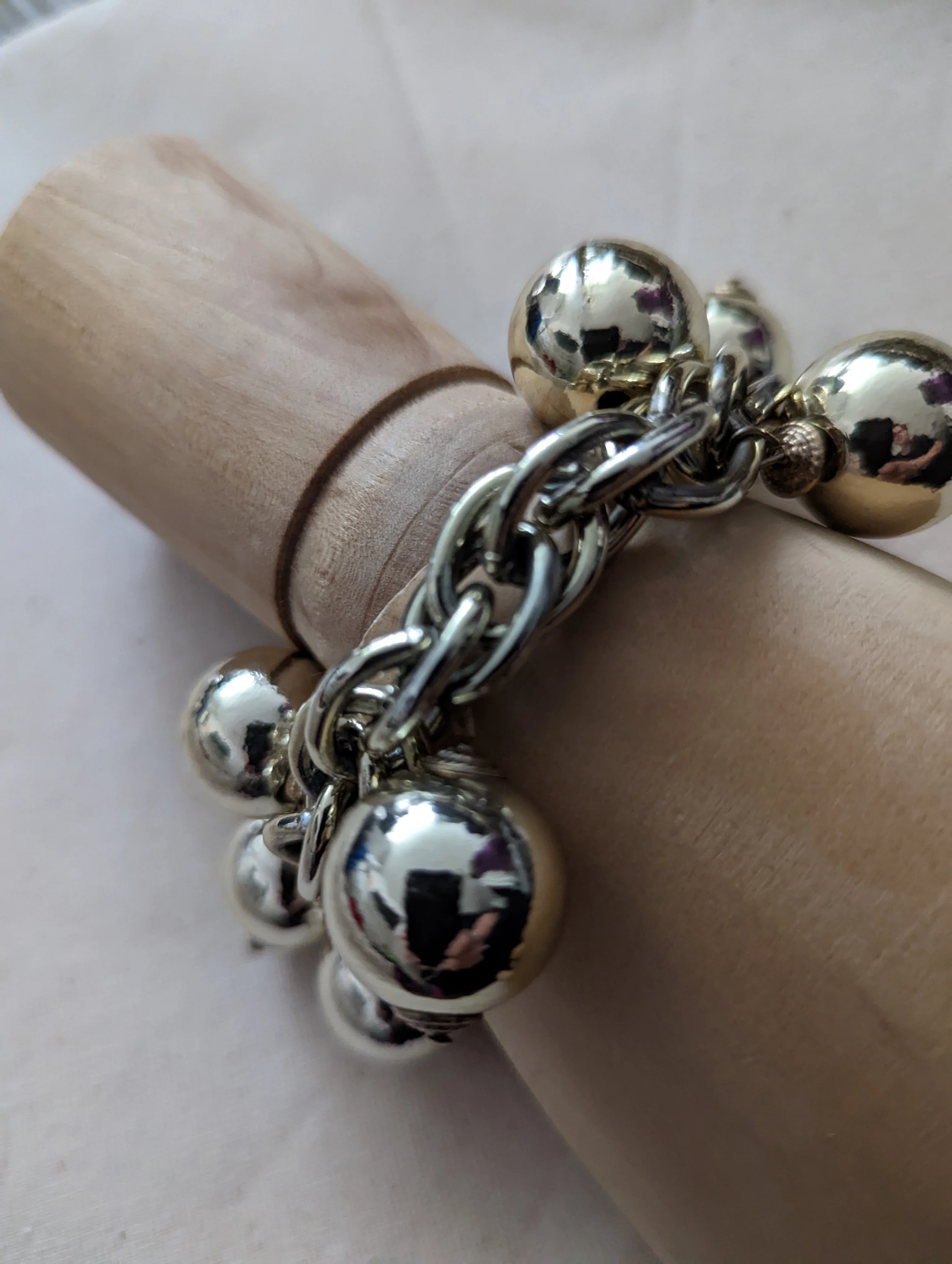 70s/80s Golden Ball Bracelet - Image 3