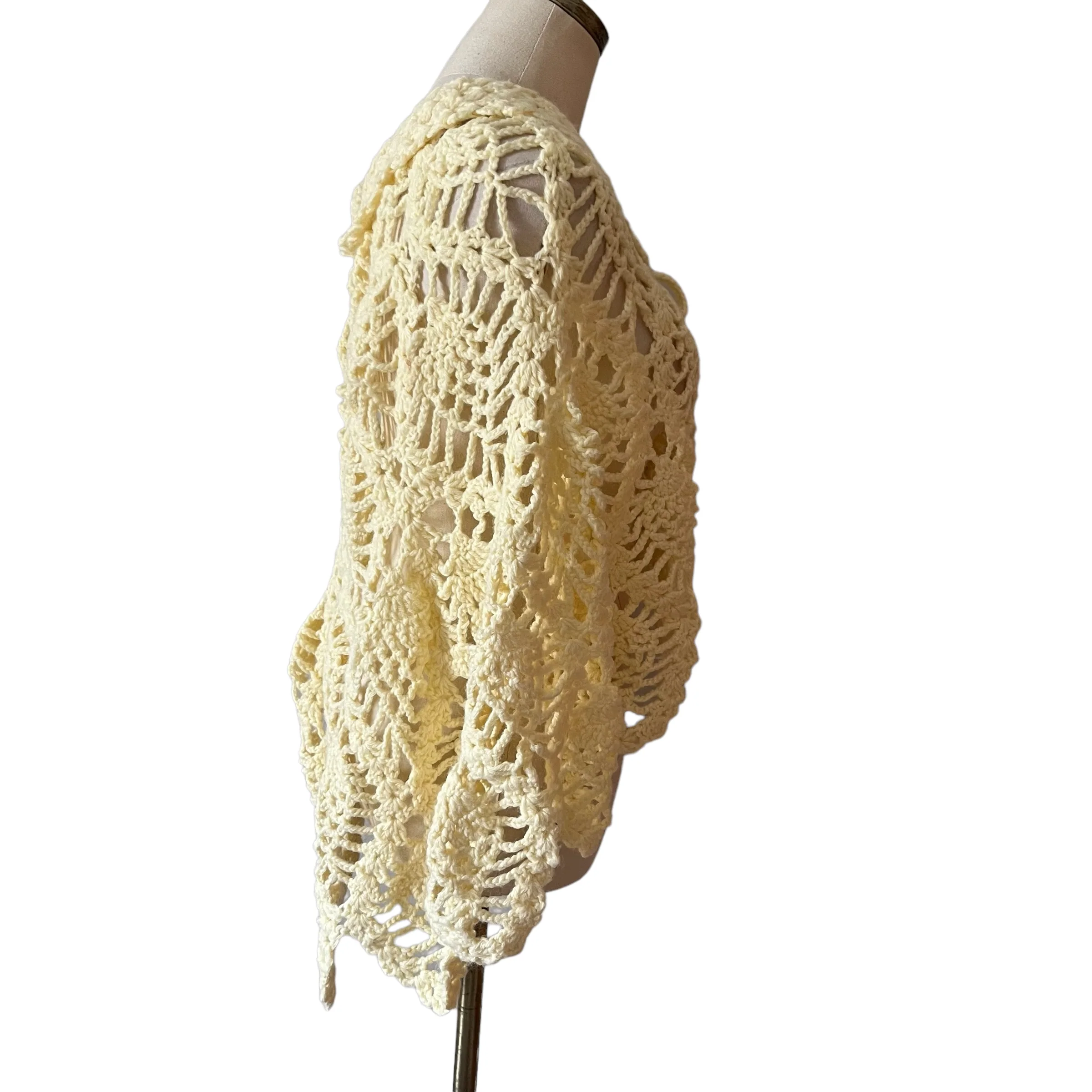 70s/80s Handknit Acrylic Scalloped Poncho Cape - Image 3
