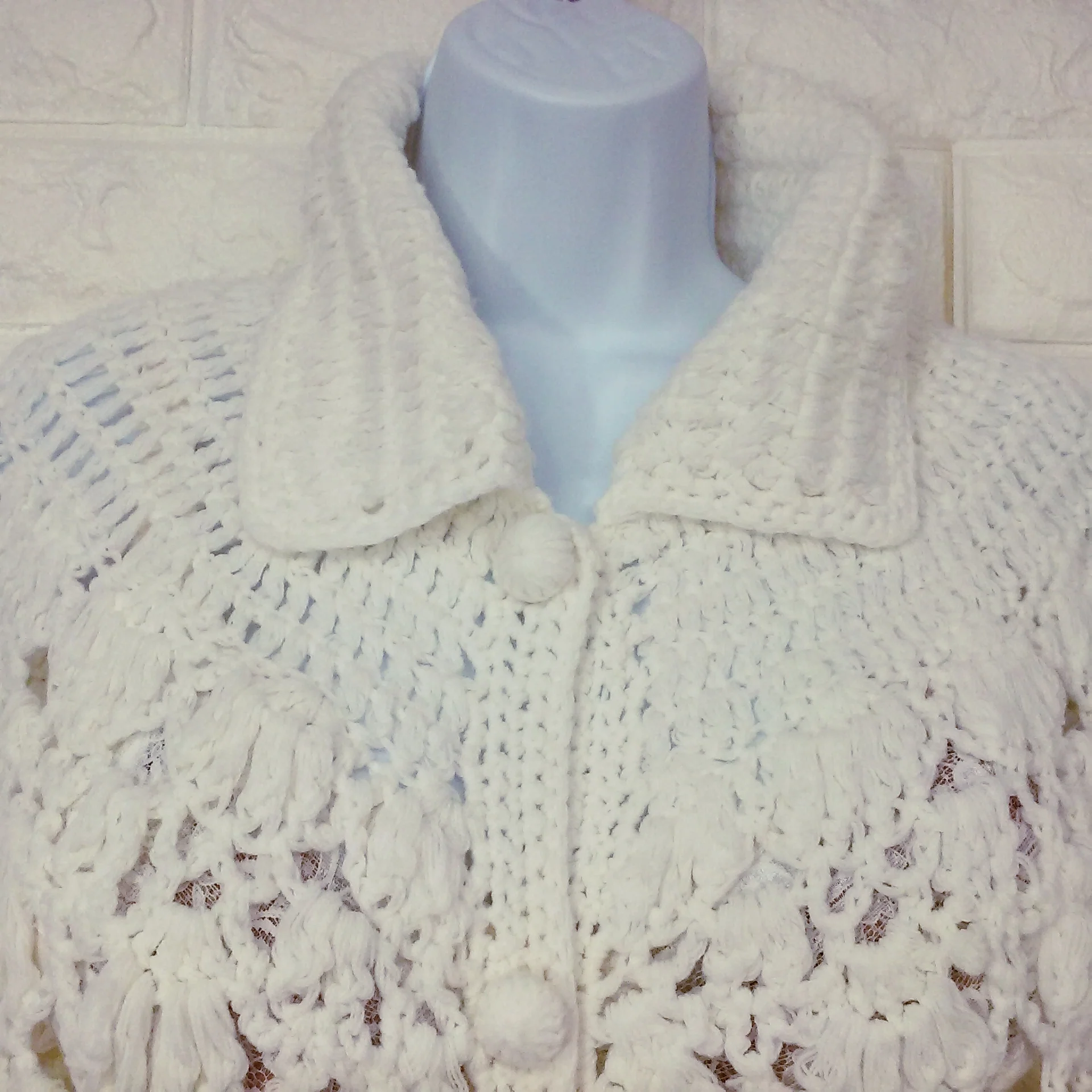 70s/80s Lacey Scalloped Romantic Knit Poncho Cape Buttons By Hand Crochet In Indonesia - Image 4