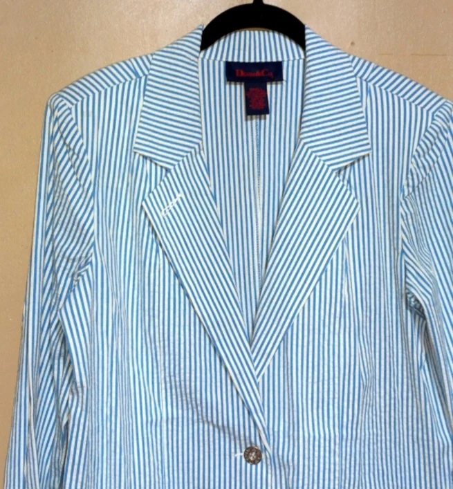70s/80s Light Blue White Stripe Seersucker Blazer By Denim & Co. - Image 3
