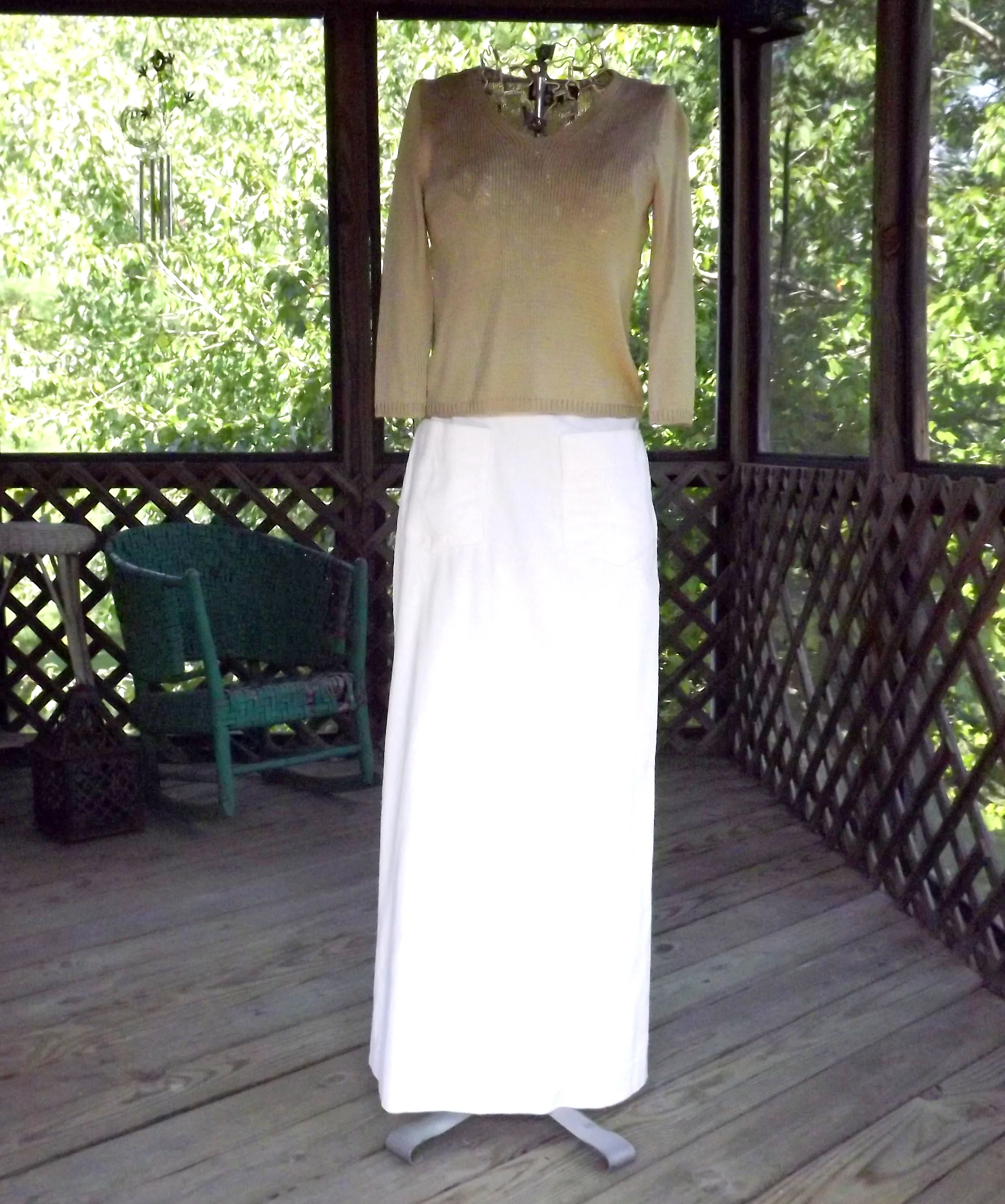 70s/80s Long Floor Length White Corduroy Big Pocket Skirt By Emily Just Emily - Image 5