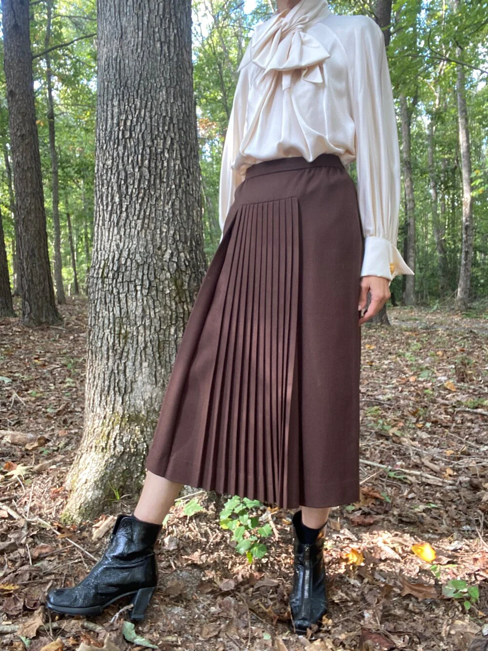 70s/80s Pleat Front Wool Skirt By Valentino - Image 3