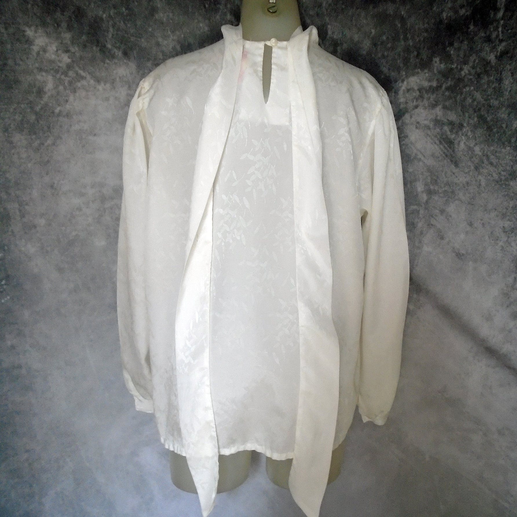 70s/80s Plus Size White Pussy Bow Blouse Is Versatile! By Lady Holiday - Image 2