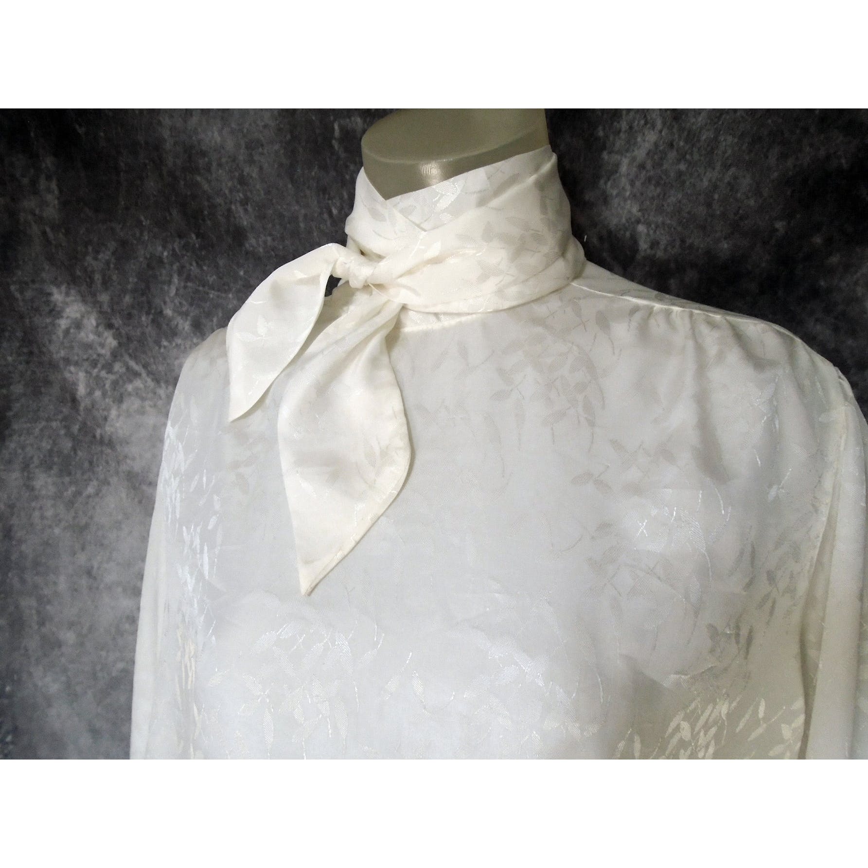 70s/80s Plus Size White Pussy Bow Blouse Is Versatile! By Lady Holiday - Image 4