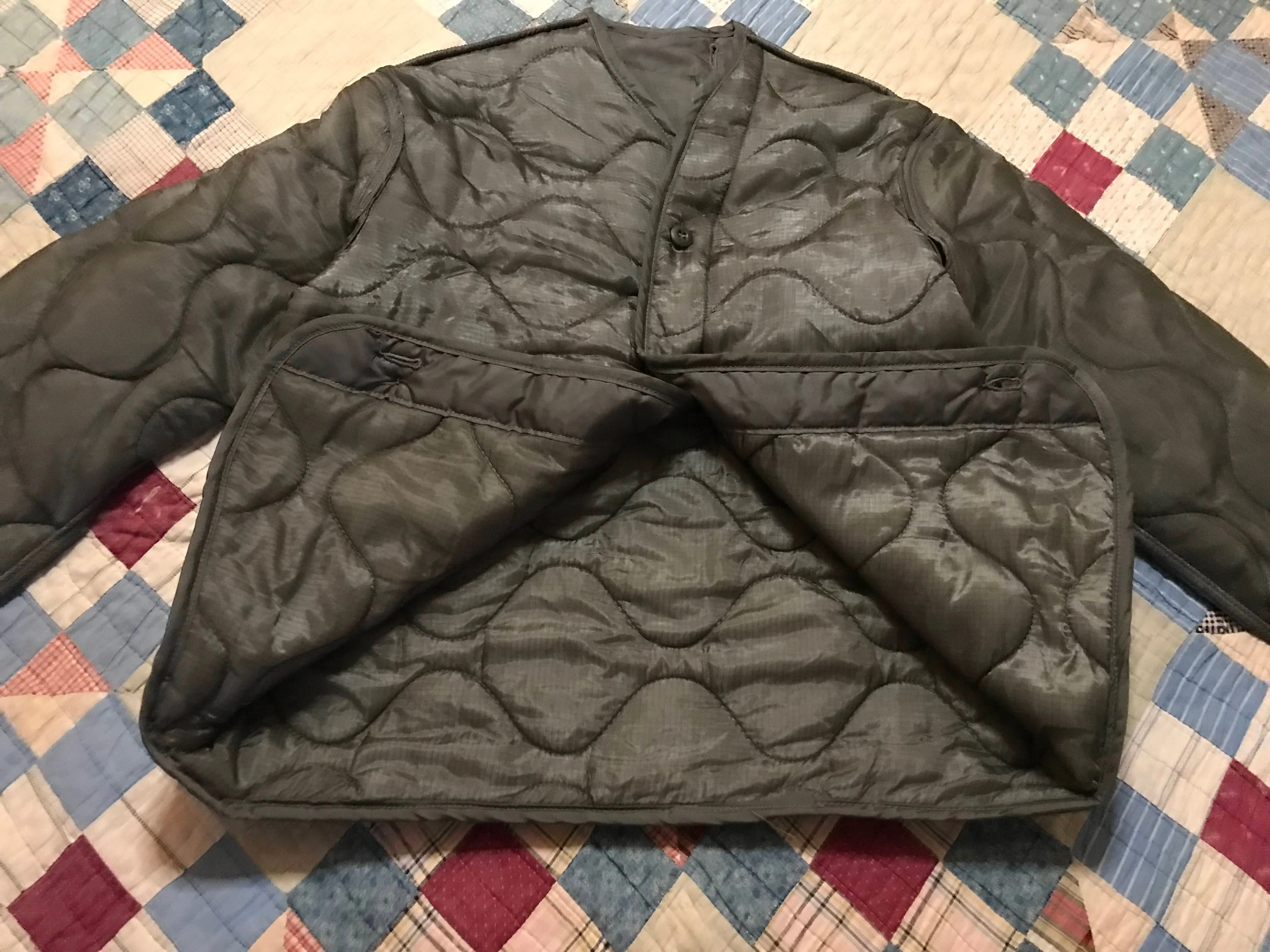 70s/80s Quilted Army Green Military Liner Jacket By Military - Image 7