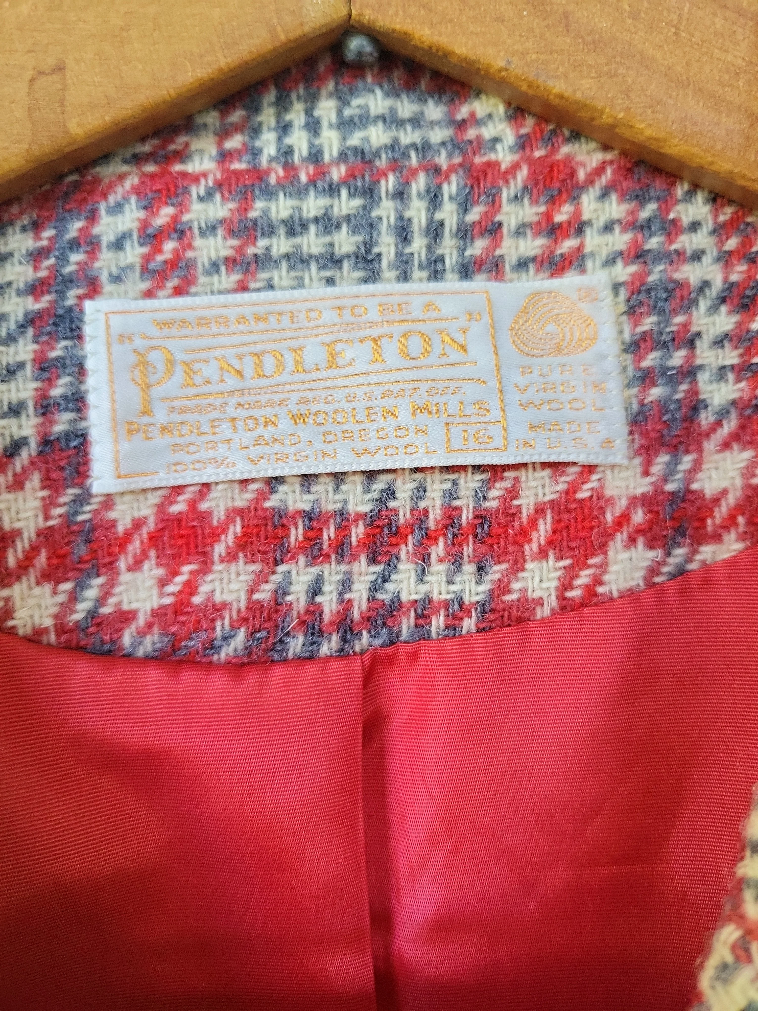 70s/80s Red And Gray Plaid Blazer Jacket By Pendelton - Image 4