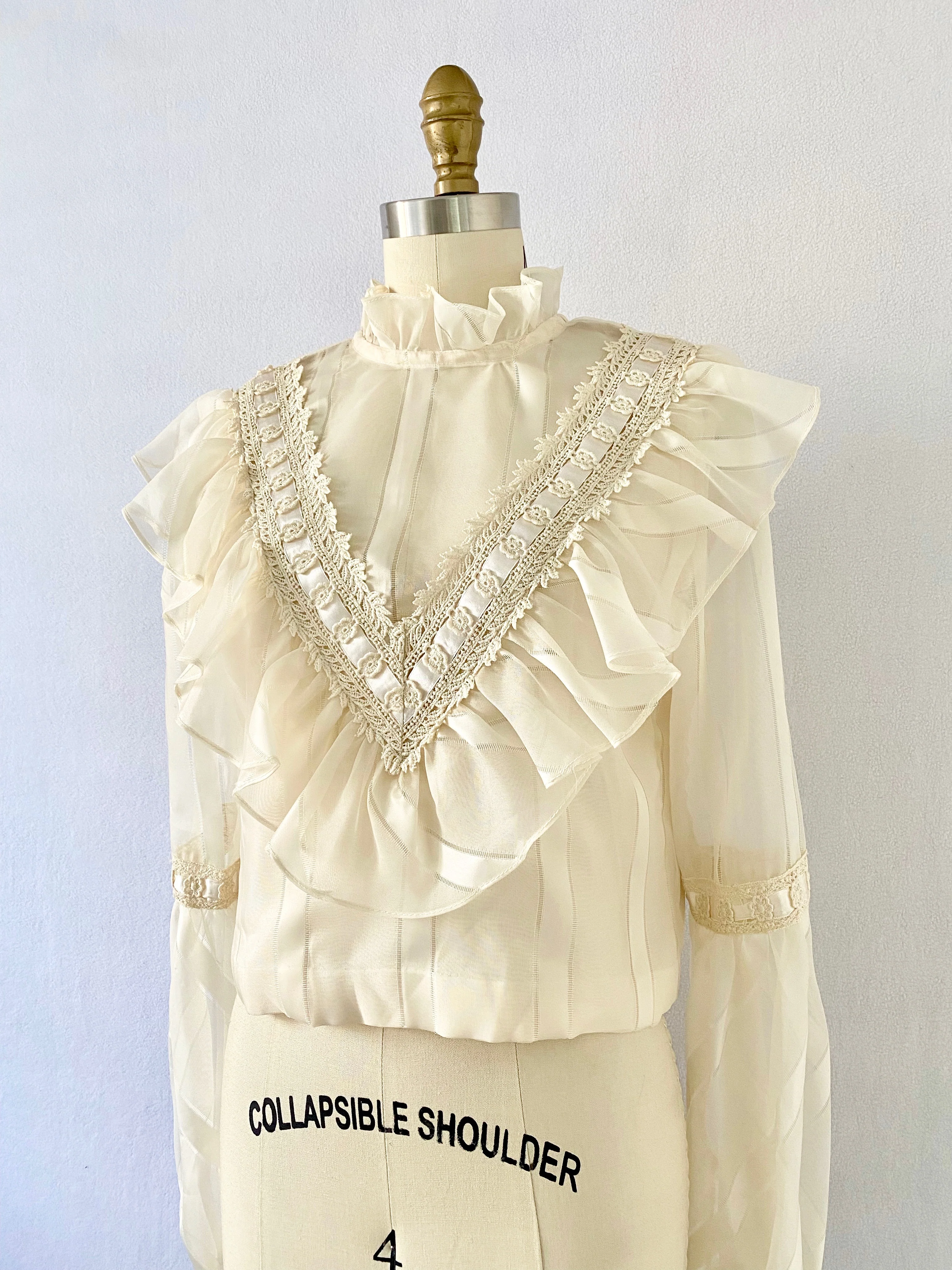 70s/80s Ruffled Box-blouse - Image 3