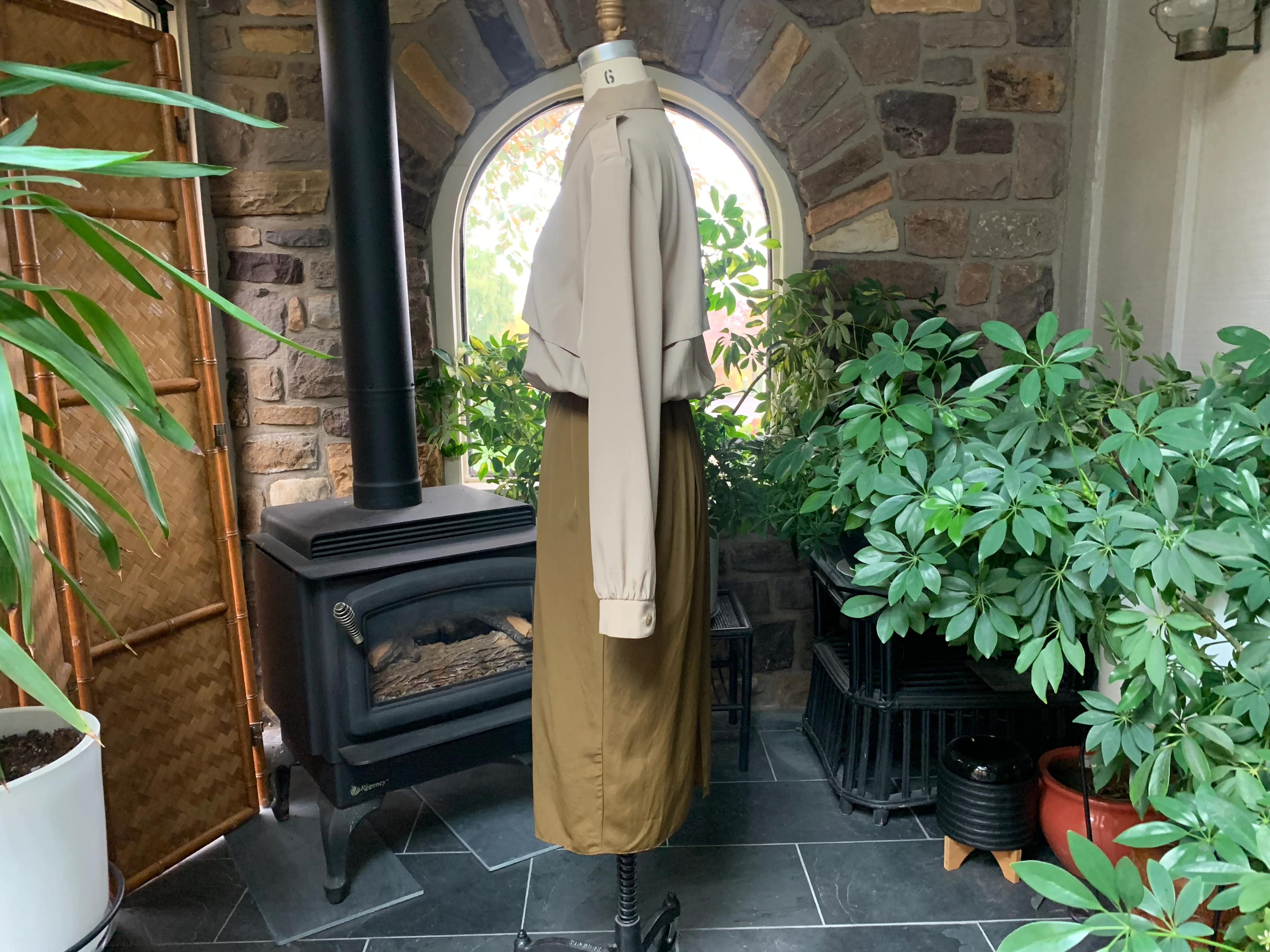 70s/80s Silky 2 Toned Tan Trench Coat Style Dress By Caron Chicago - Image 5