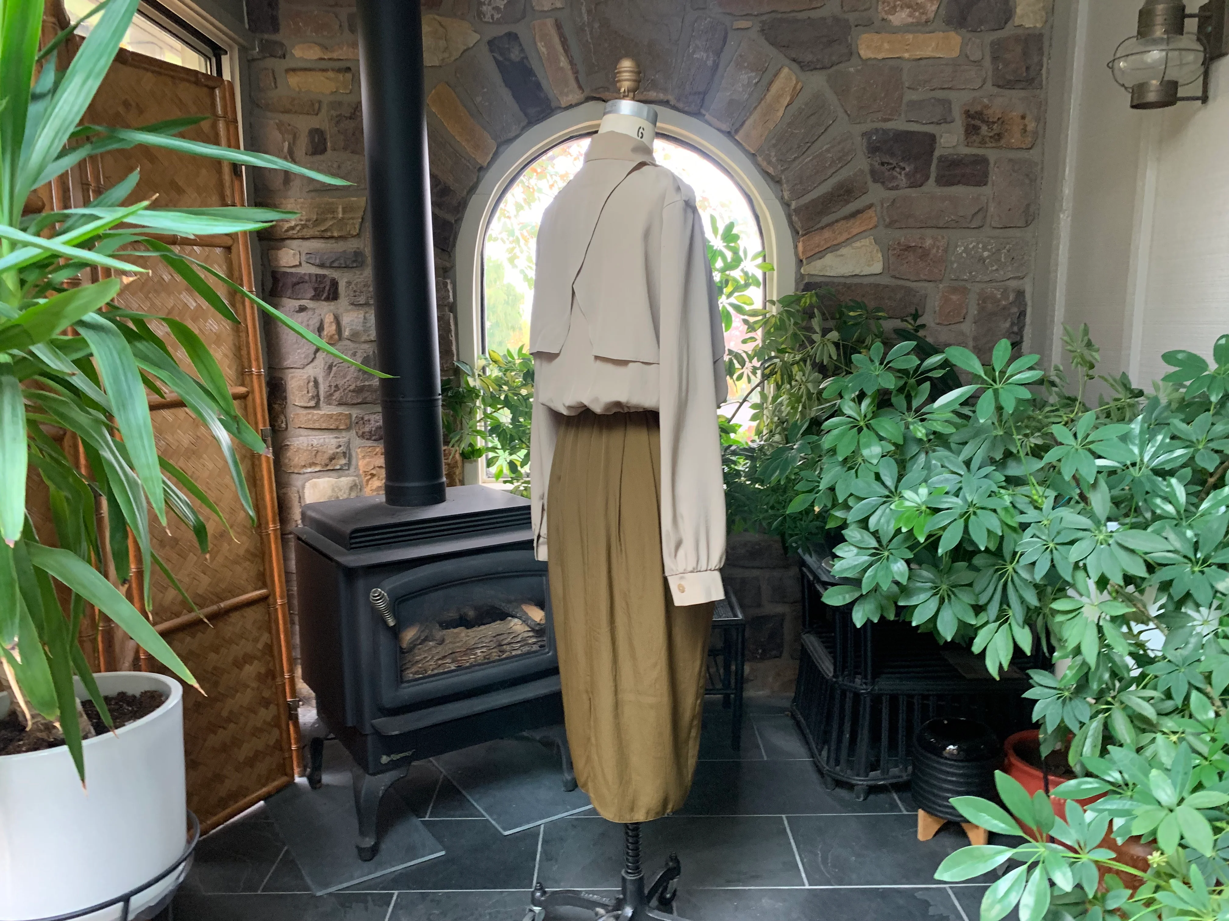 70s/80s Silky 2 Toned Tan Trench Coat Style Dress By Caron Chicago - Image 7