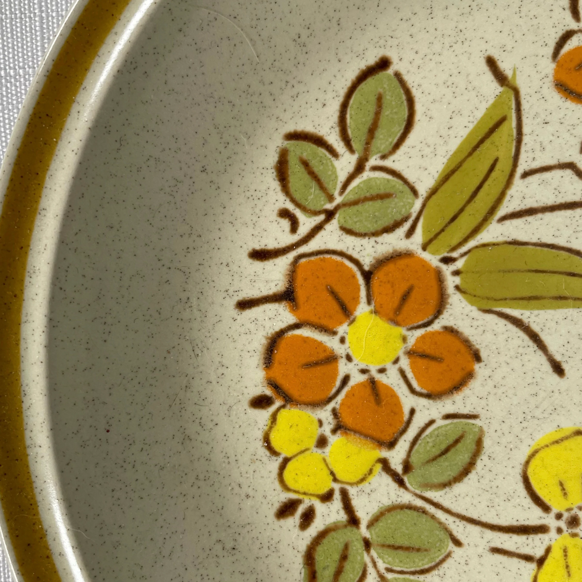 70s/80s Sunshine Flowers Salad Plate By Hearthware - Image 5