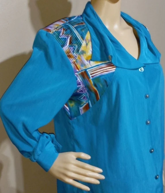70s/80s Turquoise Polyester Art Deco Button Front Top By City Girl by Nancy Bolen - Image 3
