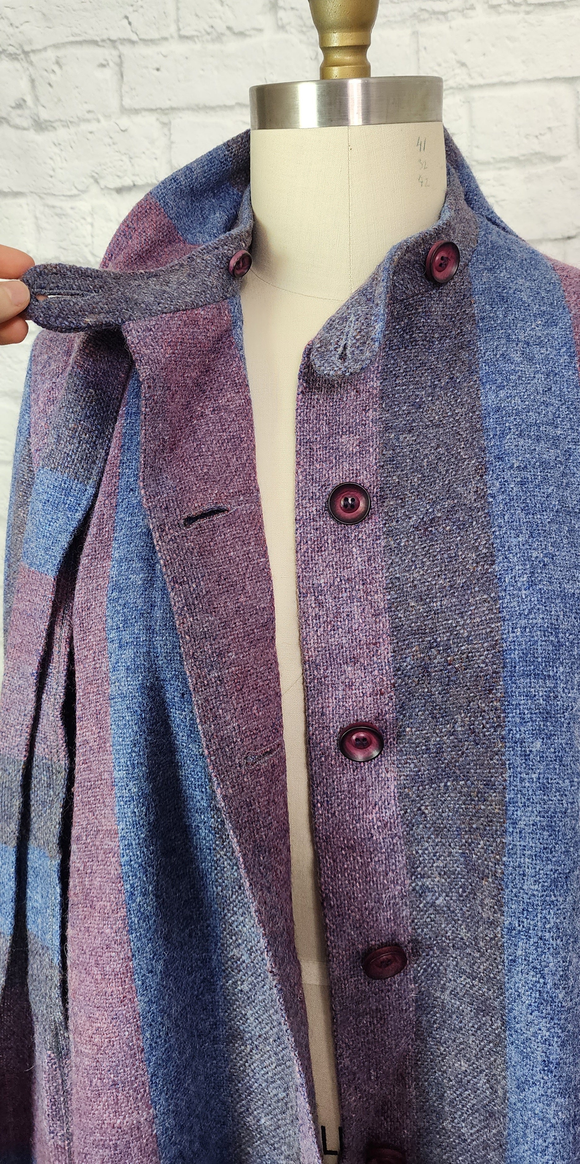 70s/80s Vibrant Blue Purple Gray Stripe Long Cape By Avoca - Image 9