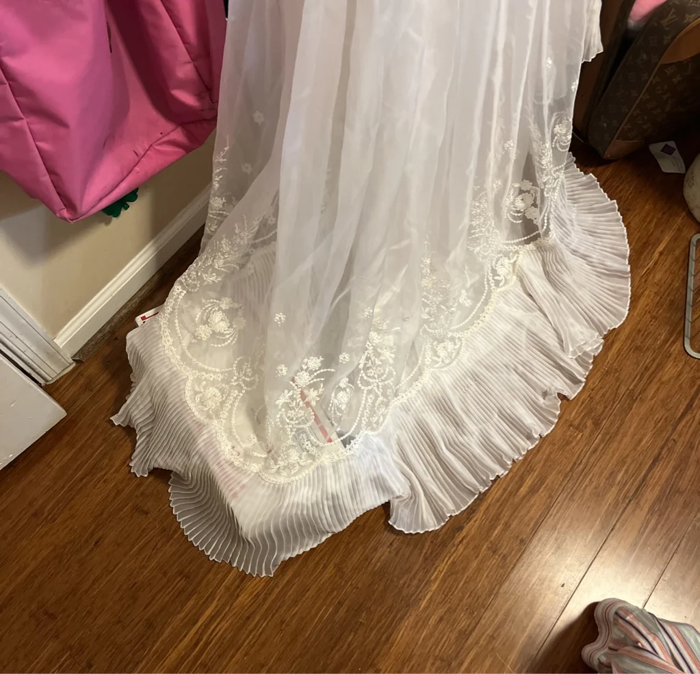 70s/80s Vintage Hand Made Wedding Gown - Image 12