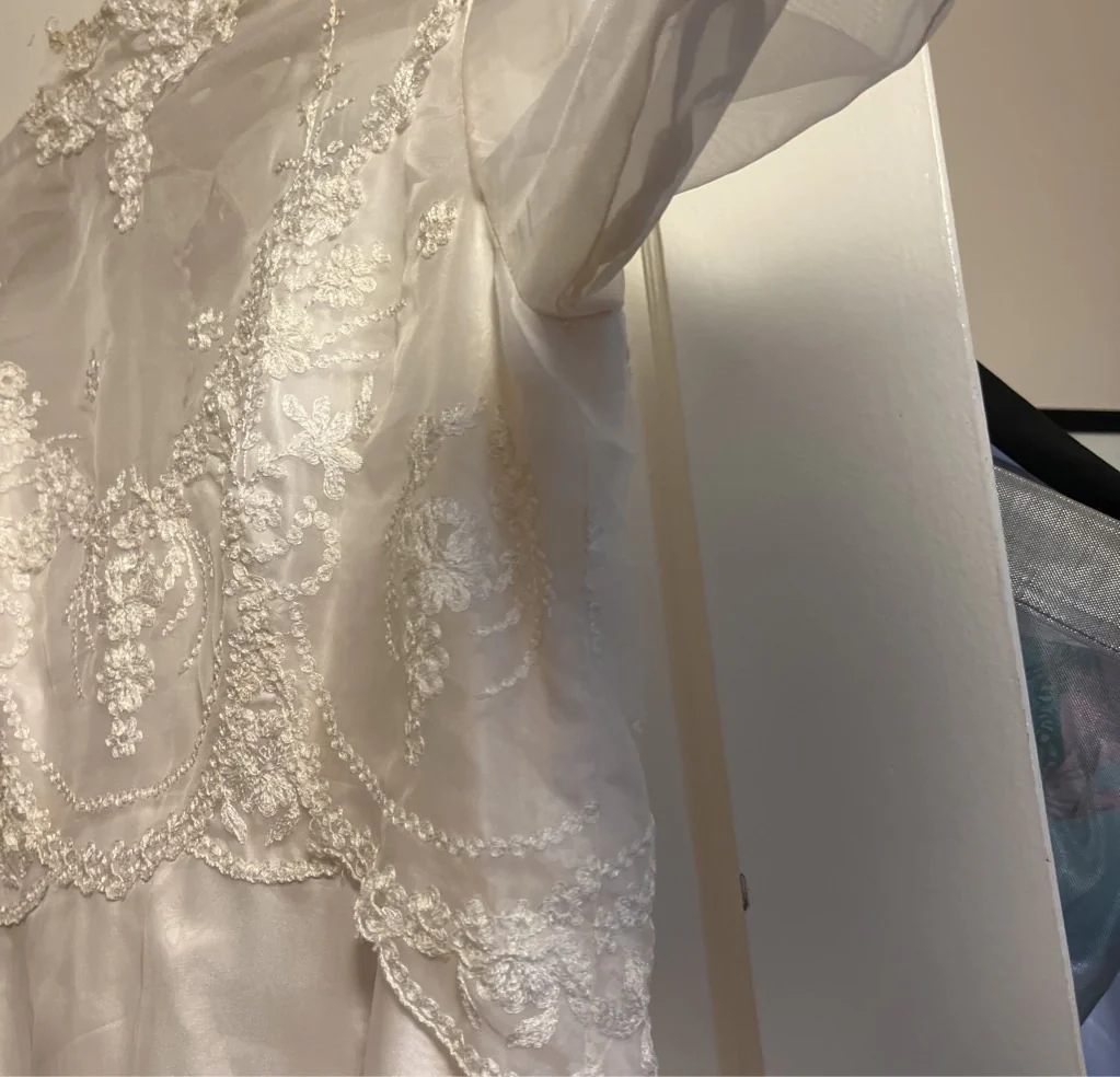 70s/80s Vintage Hand Made Wedding Gown - Image 5