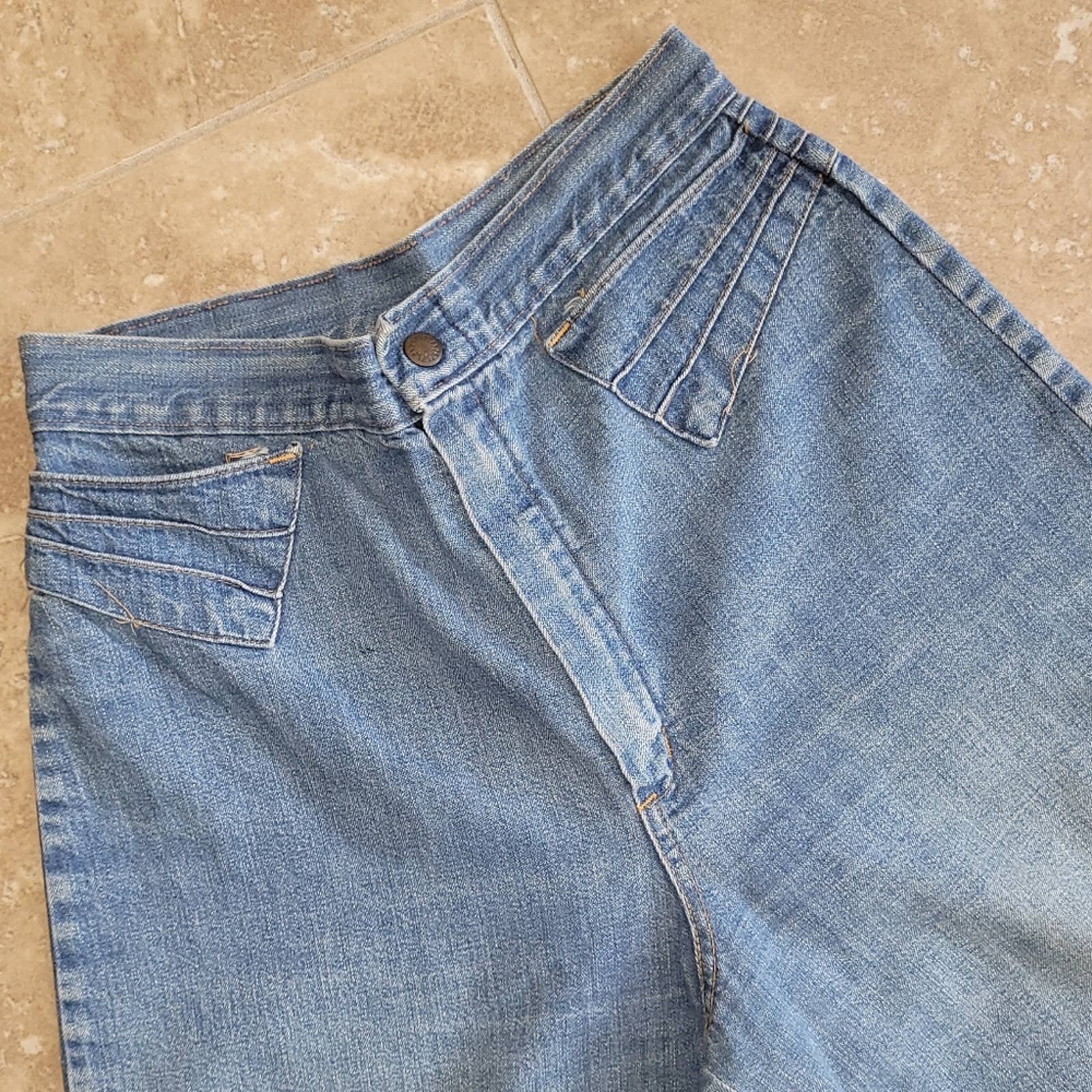 70s / 80s Vintage Light Blue Wash High Waist Denim Gaucho Shorts - Sz. Xs - Image 6