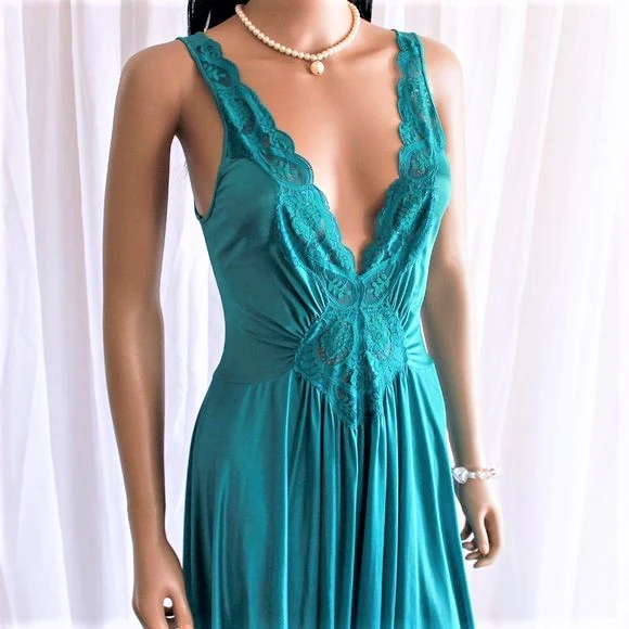 70s/80s Vintage Olga Nylon Full Sweep Peignoir Gown Sm -xs By Olga - Image 3