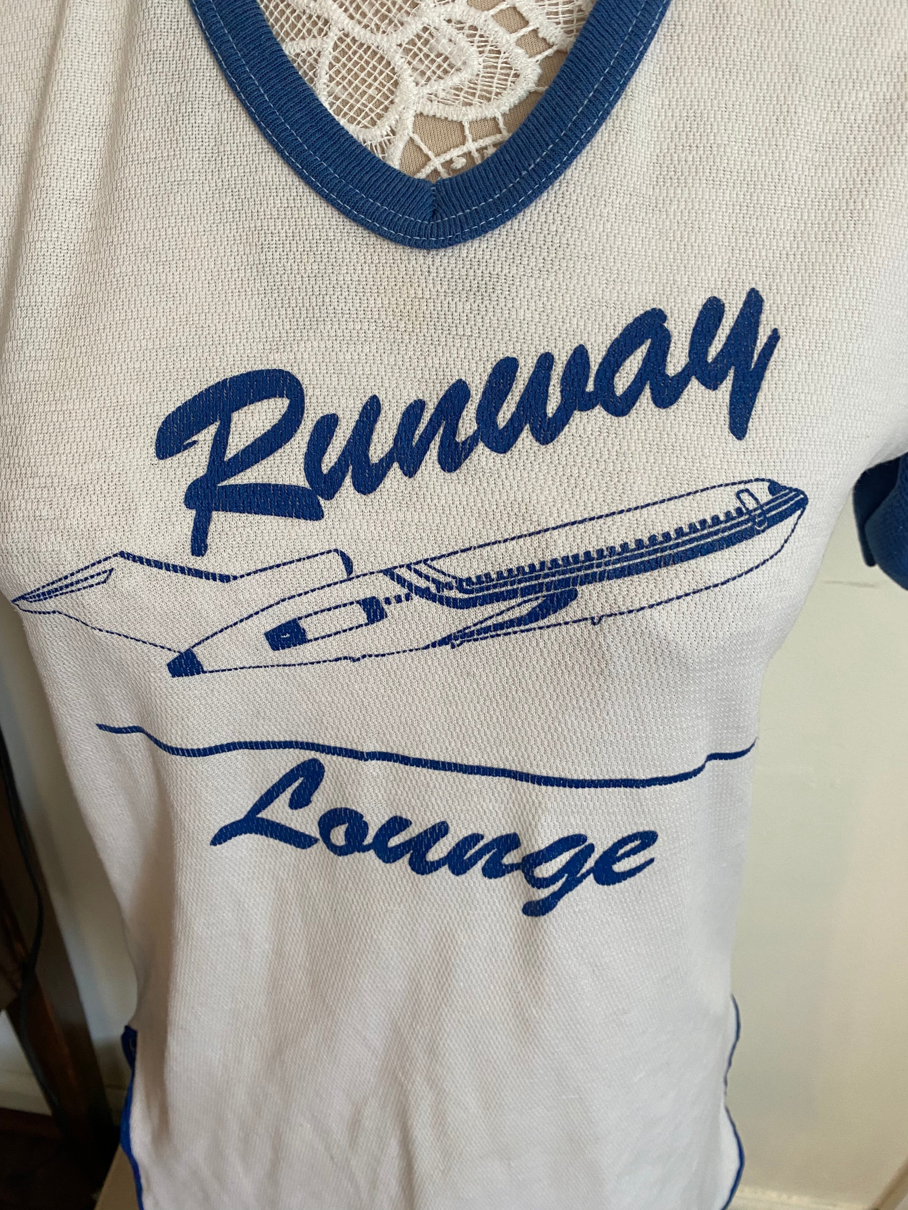 70s/80s Vtg Graphic V-neck Tee Night Shirt Runway Lounge By Sportswear - Image 3