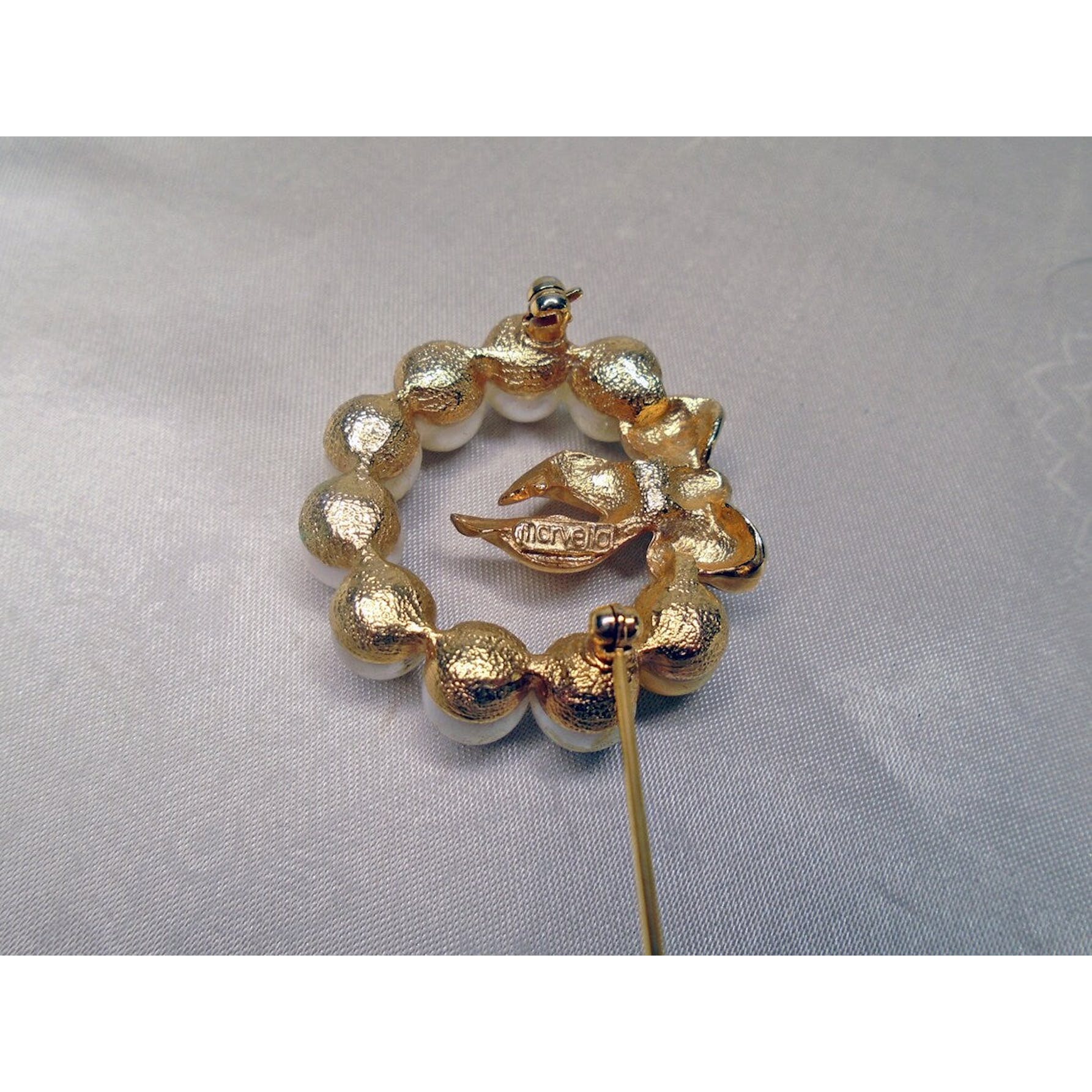 70s/80s Wreath Brooch Elegant Faux Pearl Holiday Pin By Marvella - Image 5