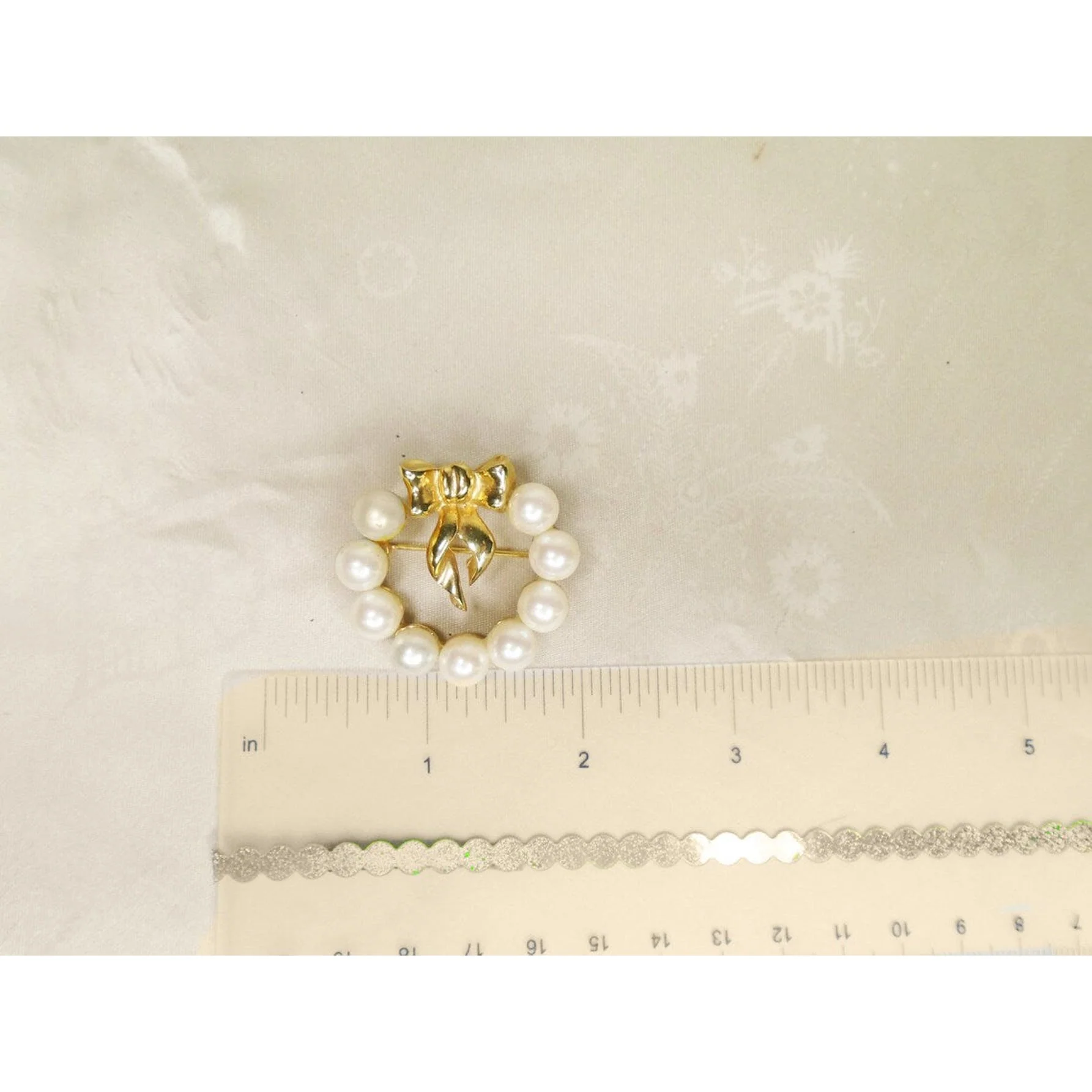 70s/80s Wreath Brooch Elegant Faux Pearl Holiday Pin By Marvella - Image 6