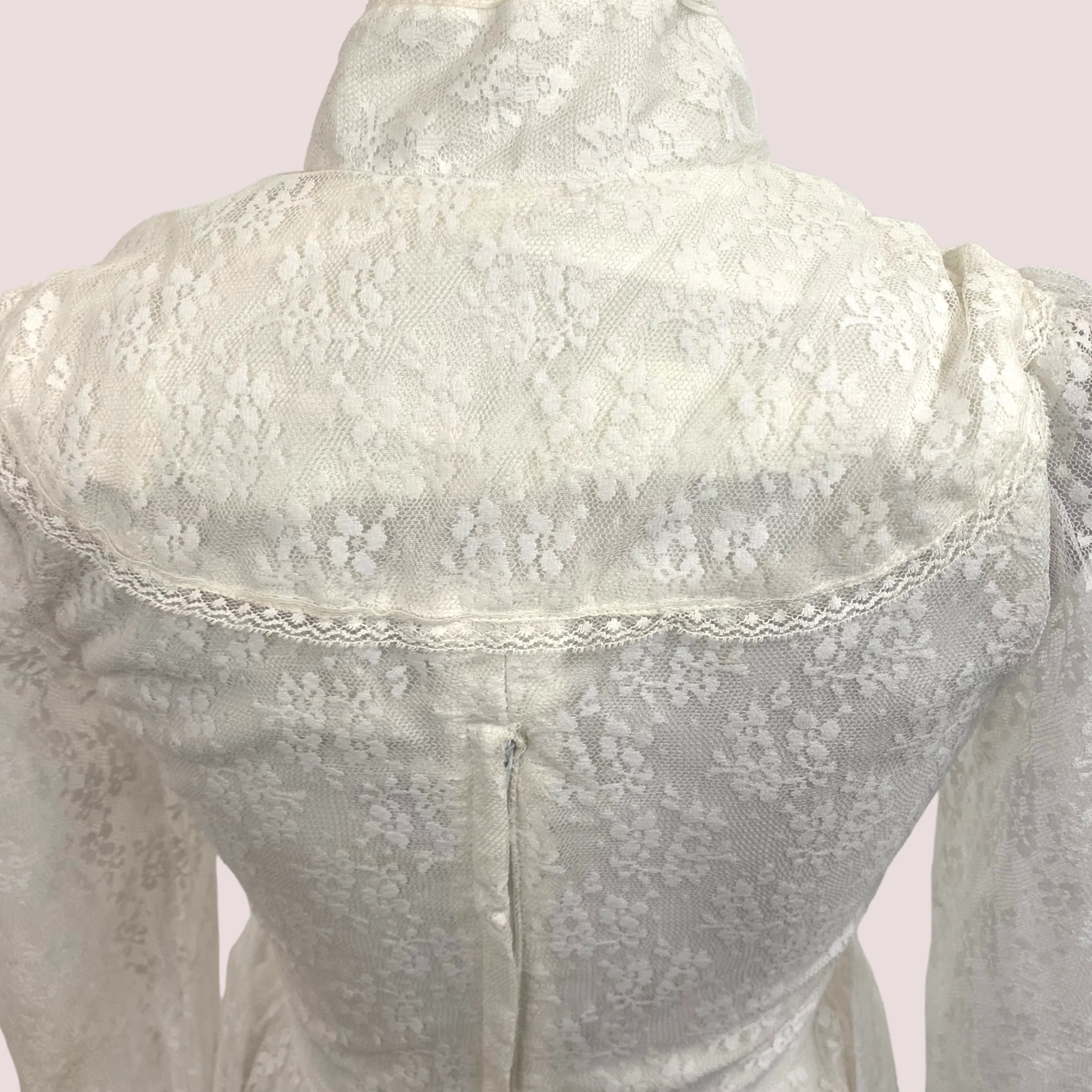 70s/80s White Floral Lace Pearl Neckline Lace Up Dress By Gunne Sax - Image 6
