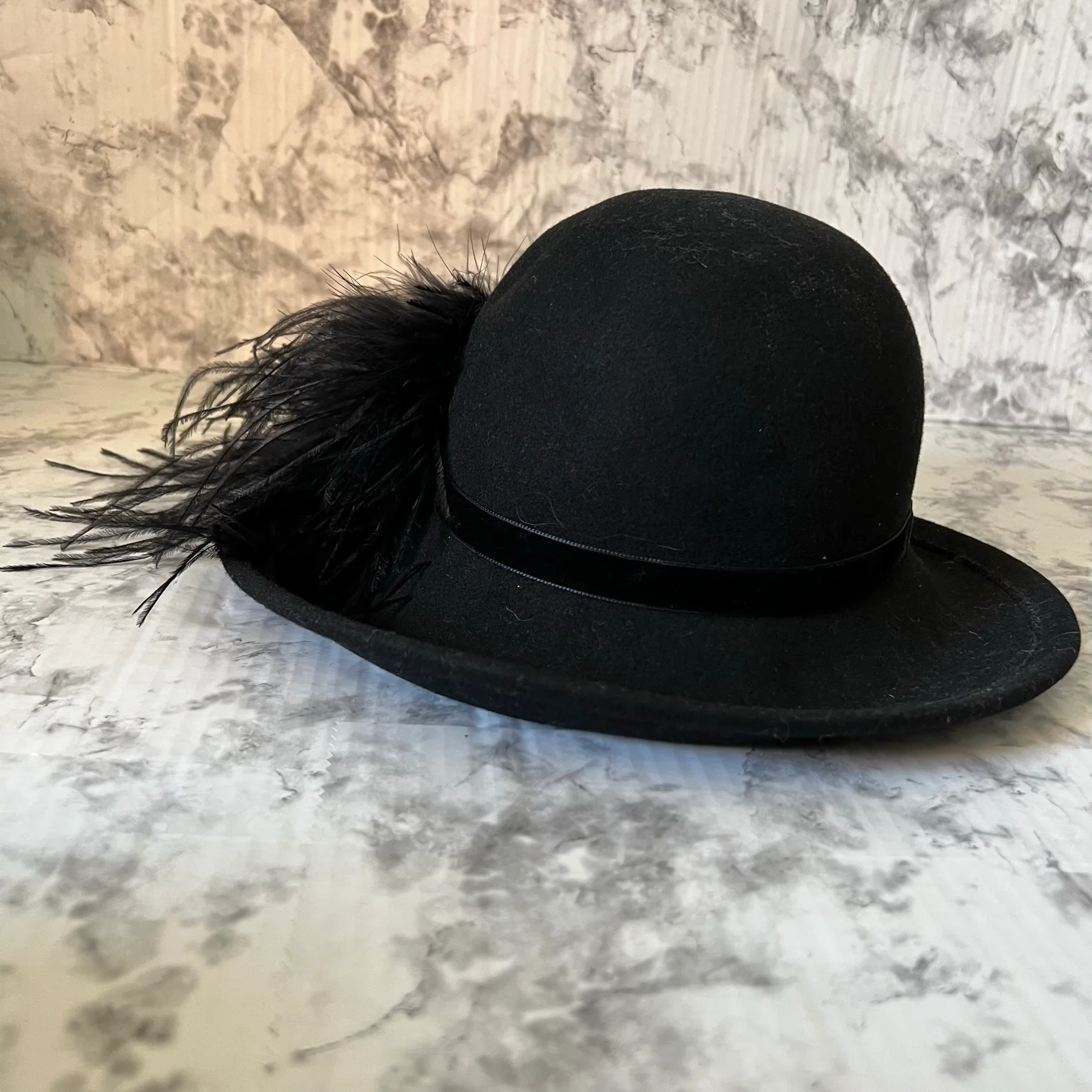 70s/80s Wool Felt With 5/8" Velvet Band And Feather Accent By Betmar - Image 4