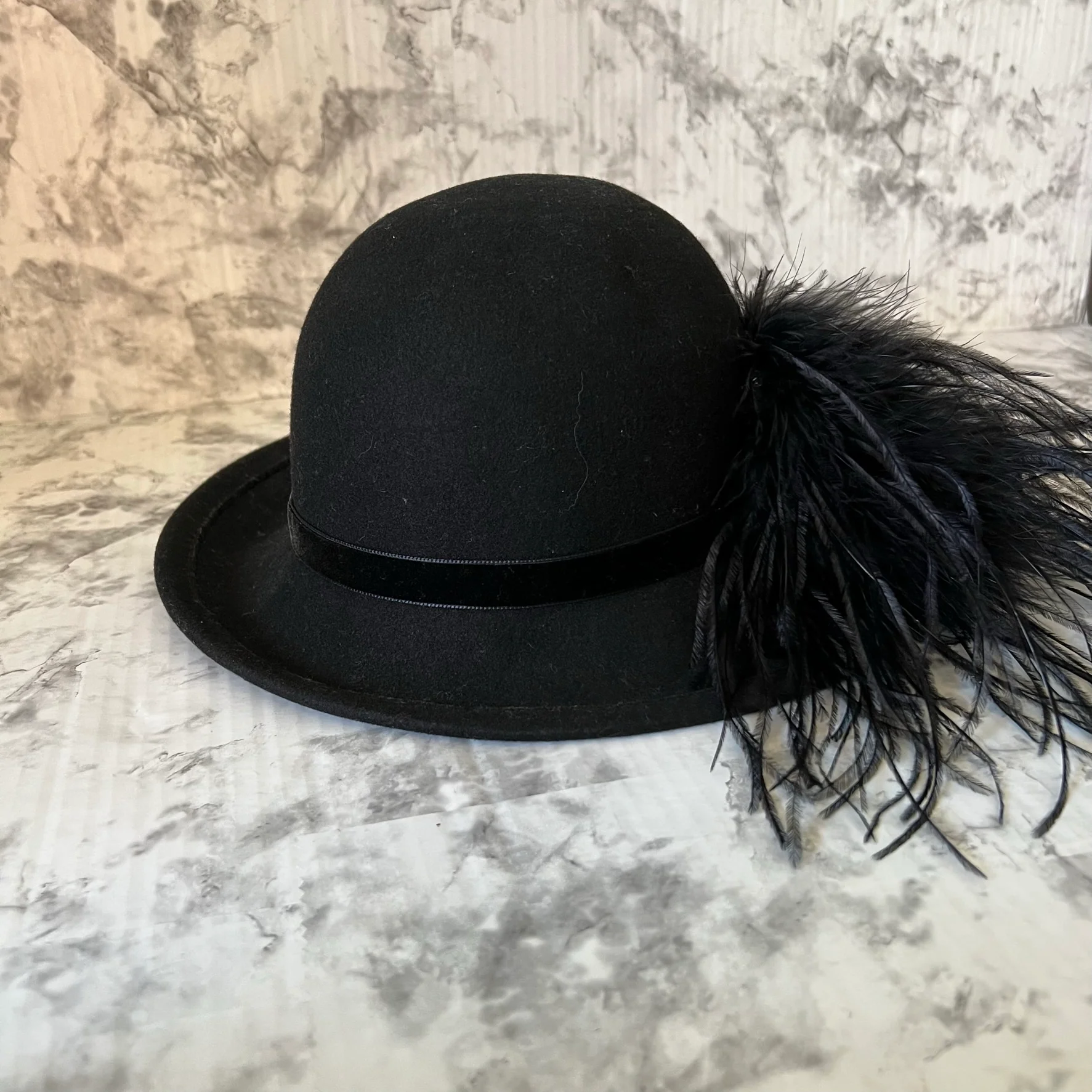 70s/80s Wool Felt With 5/8" Velvet Band And Feather Accent By Betmar - Image 5