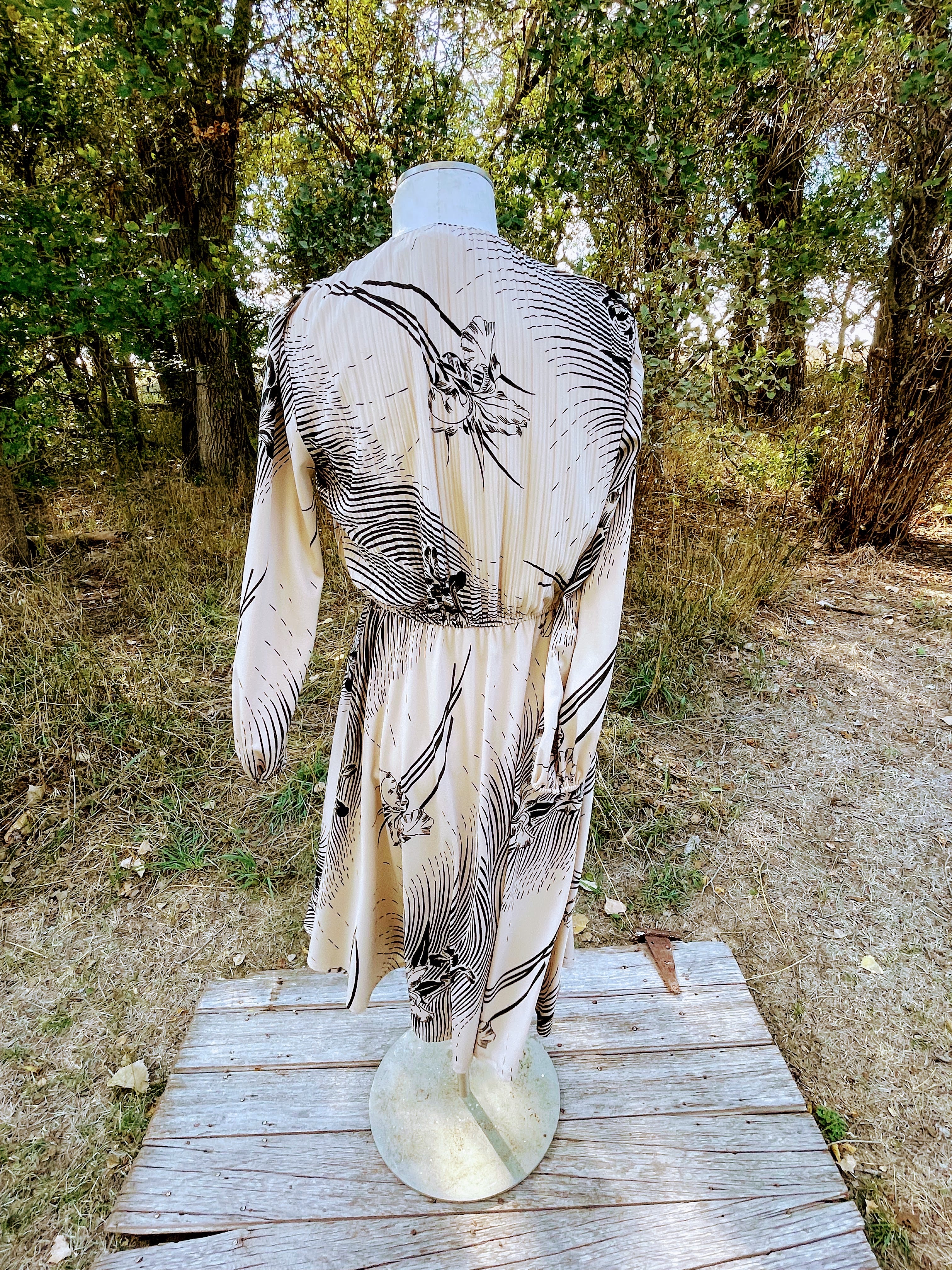 70s Beige And Black Floral Dress Poly Knit By It's a Lehigh - Image 2