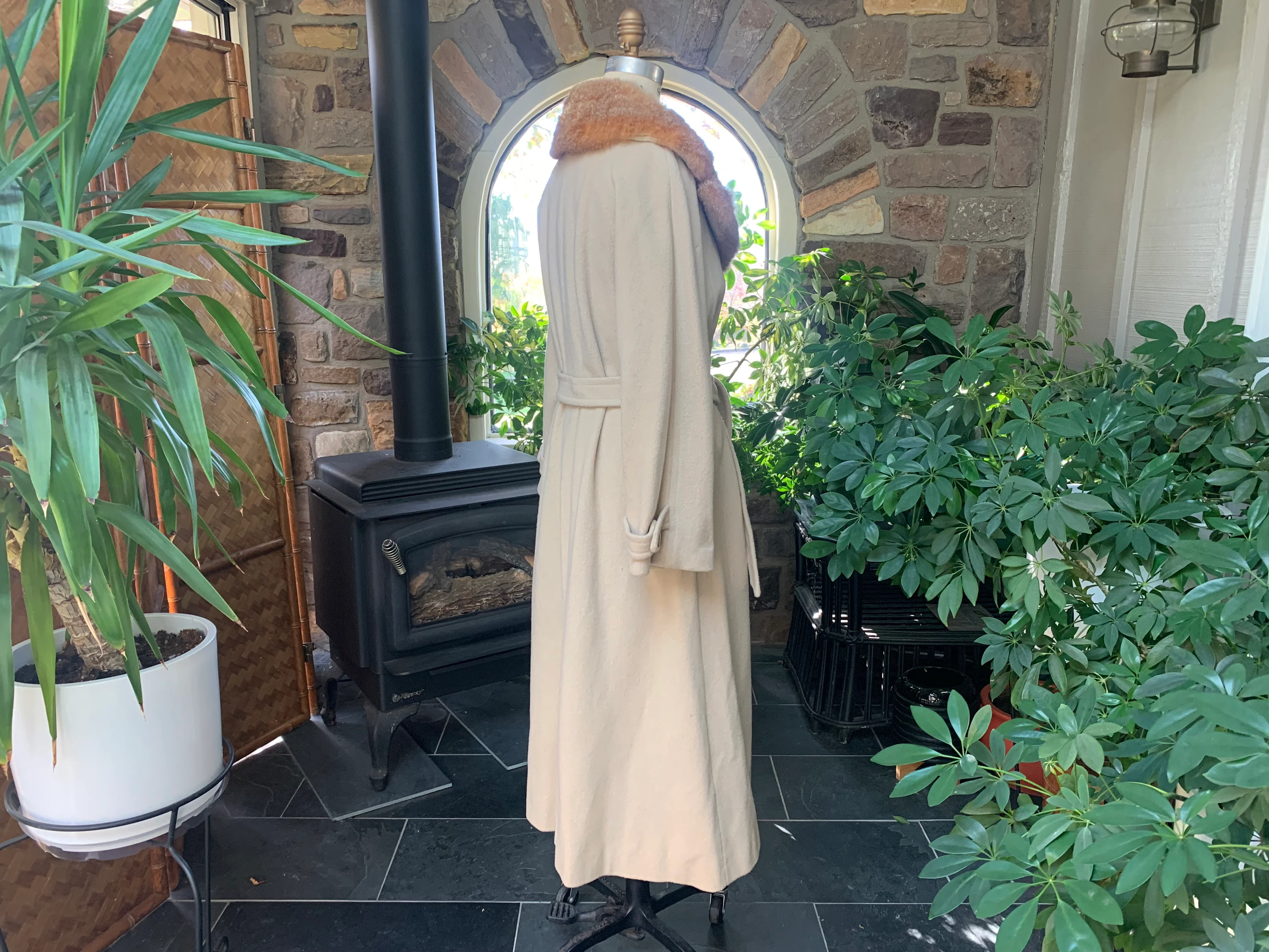 70s Beige Double Breasted Belted Wool Coat Fur Collar By Domino New York - Image 7