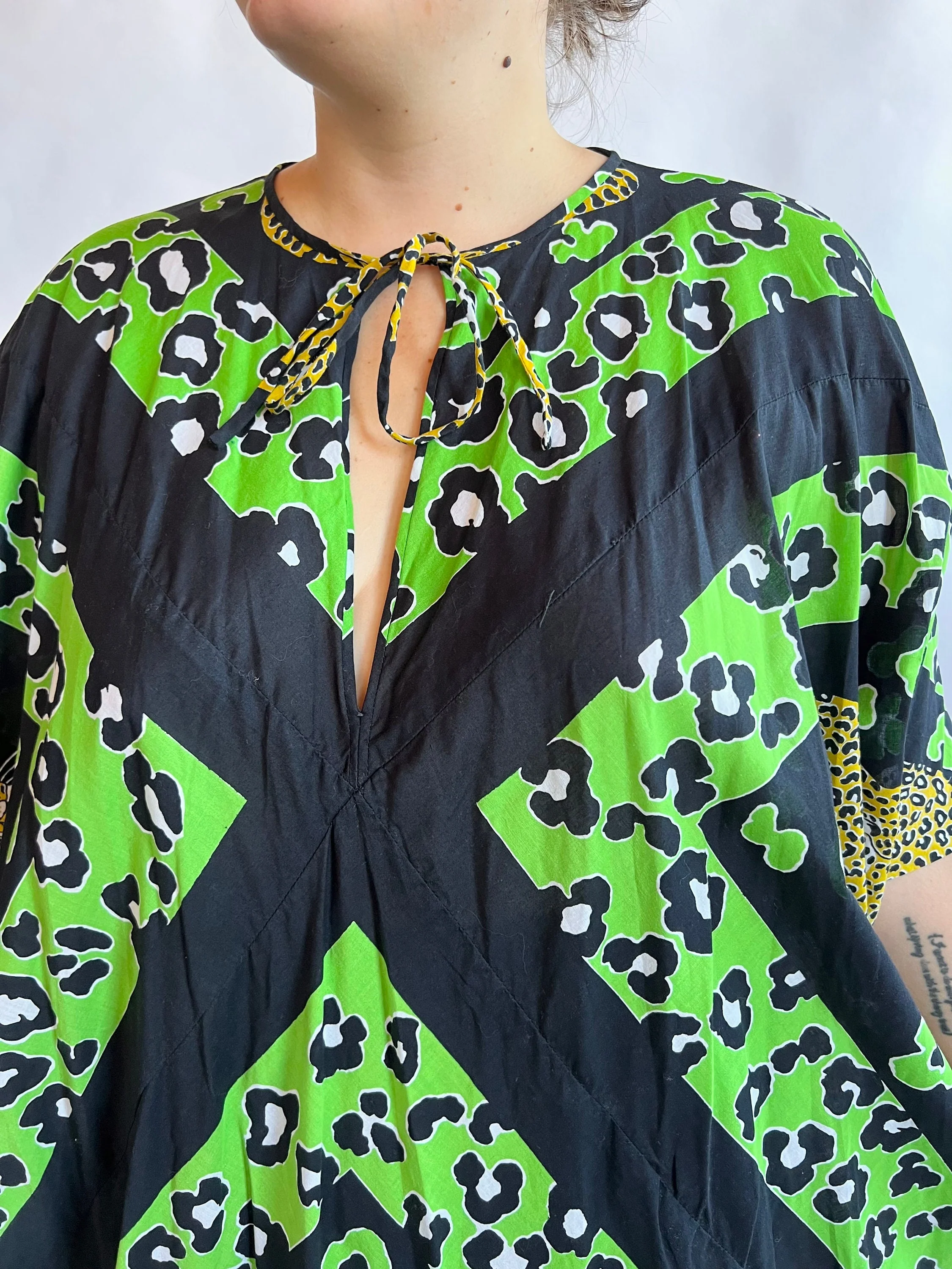 70s Black Cotton Cheetah Green Spot Psychedelic Kaftan Maxi Dress - Image 5