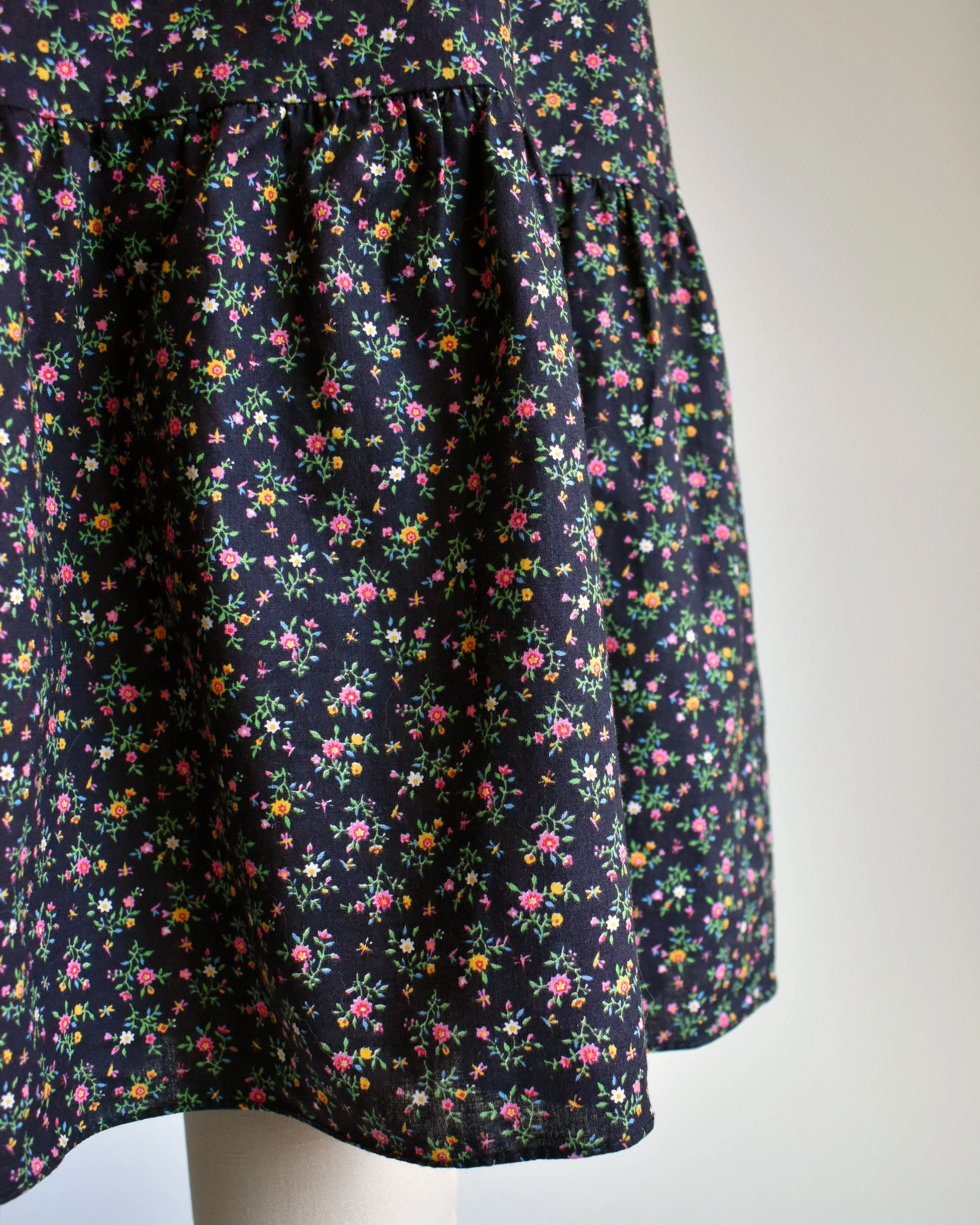 70s Black Floral Two Piece Set Vintage 70s Blouse and Skirt Calico Flower Print Dress Set, 2x by Lane Bryant - Image 10
