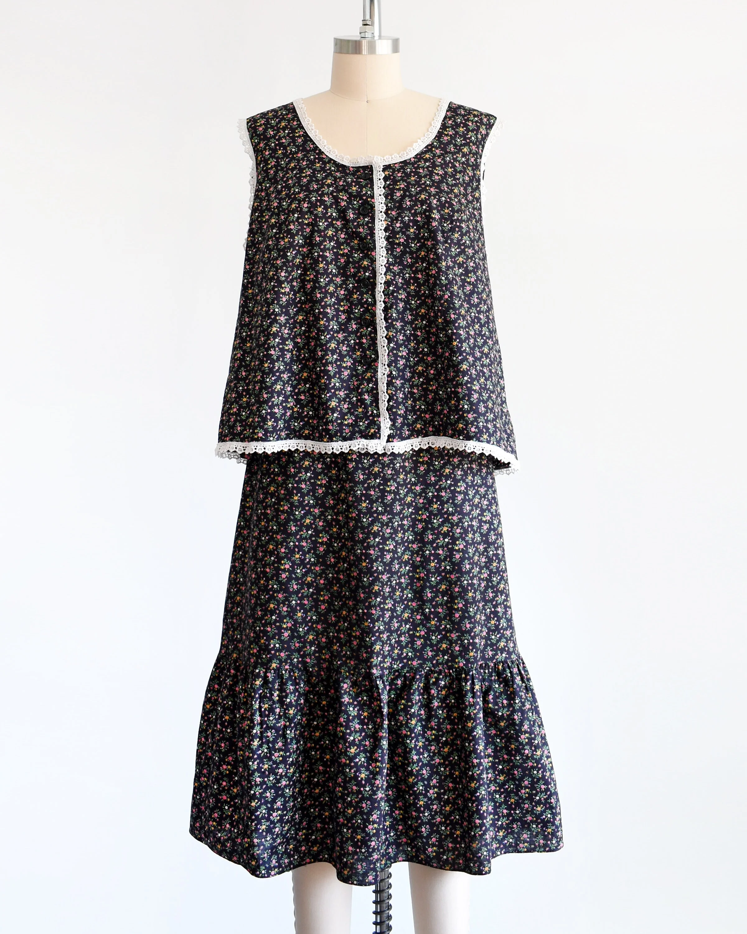 70s Black Floral Two Piece Set Vintage 70s Blouse and Skirt Calico Flower Print Dress Set, 2x by Lane Bryant - Image 3
