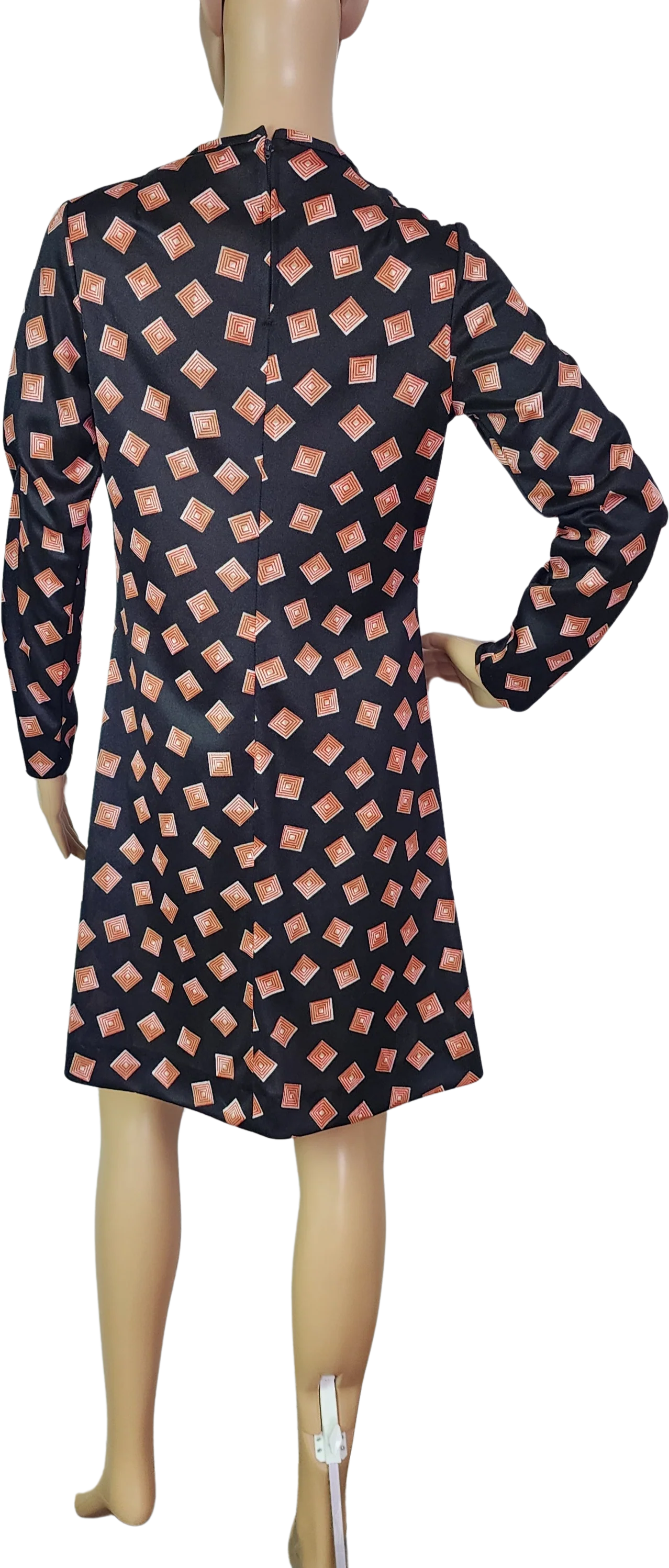 70s Black Red Squares Print Shift Dress Keyhole Neck - Image 2
