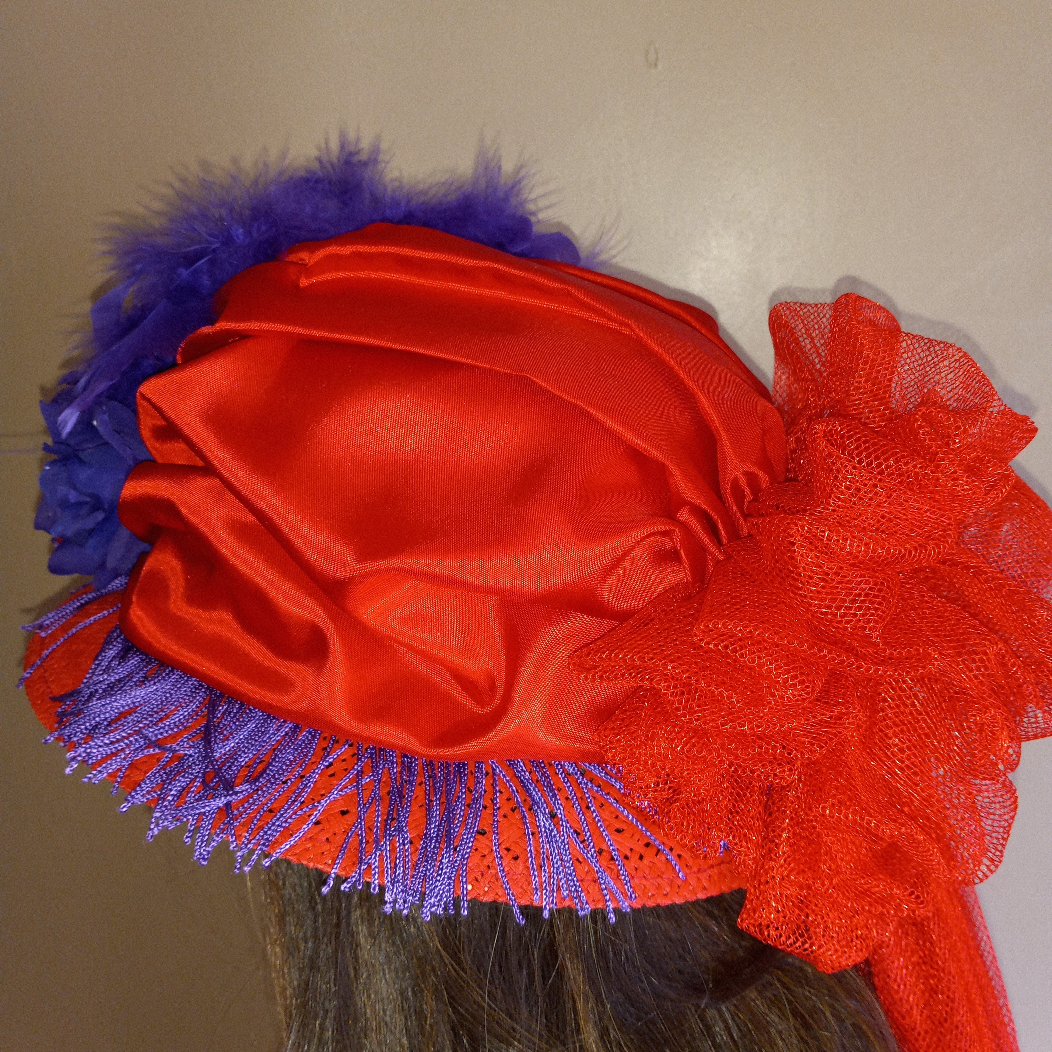 70s blue feathers & red fashionable hat by Elsie Massey - Image 3