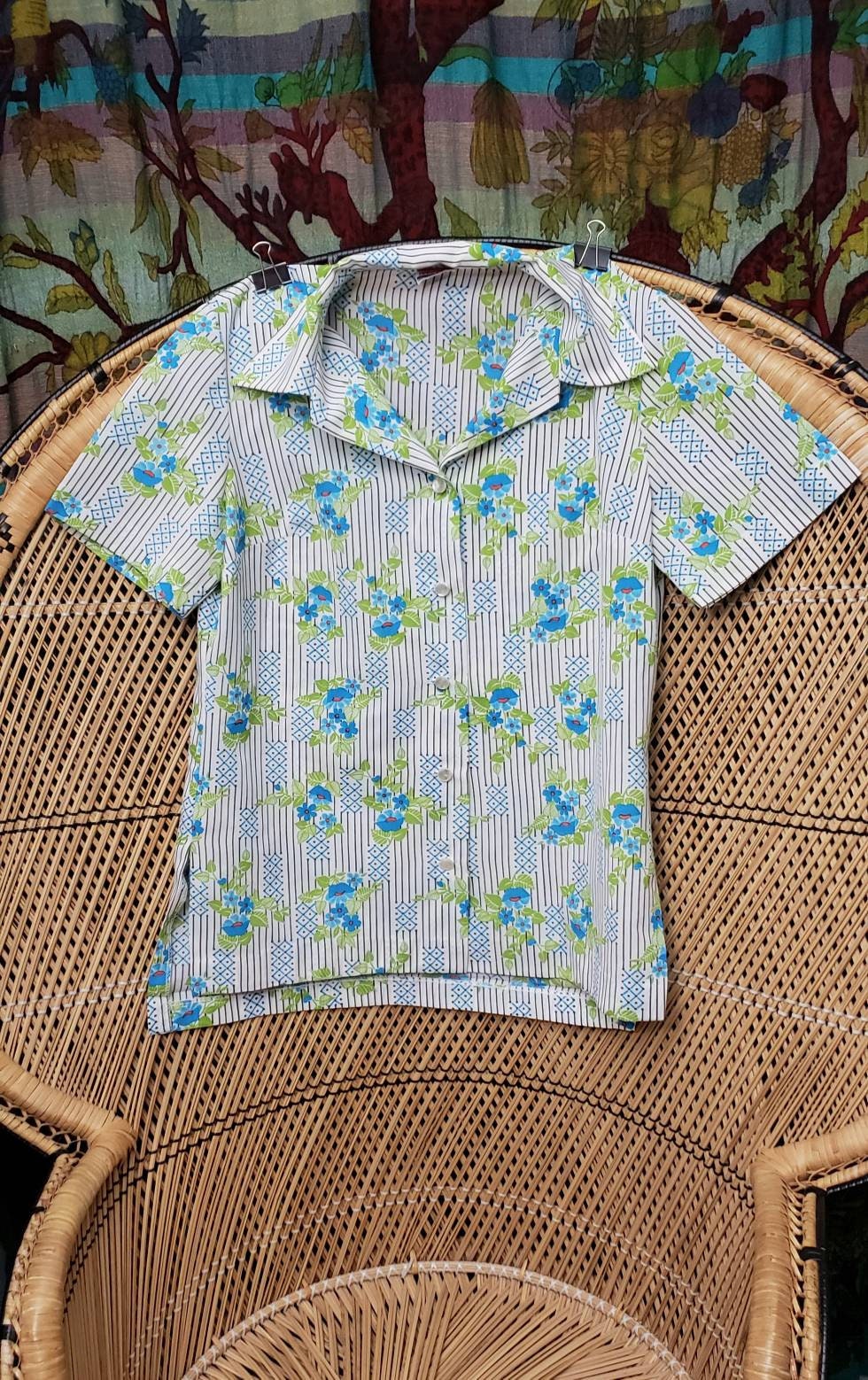 70s Blue Floral Short Sleeve Shirt Md by Pykettes - Image 2