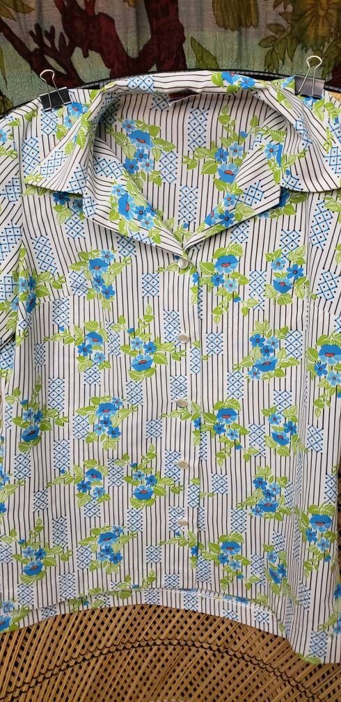 70s Blue Floral Short Sleeve Shirt Md by Pykettes - Image 5
