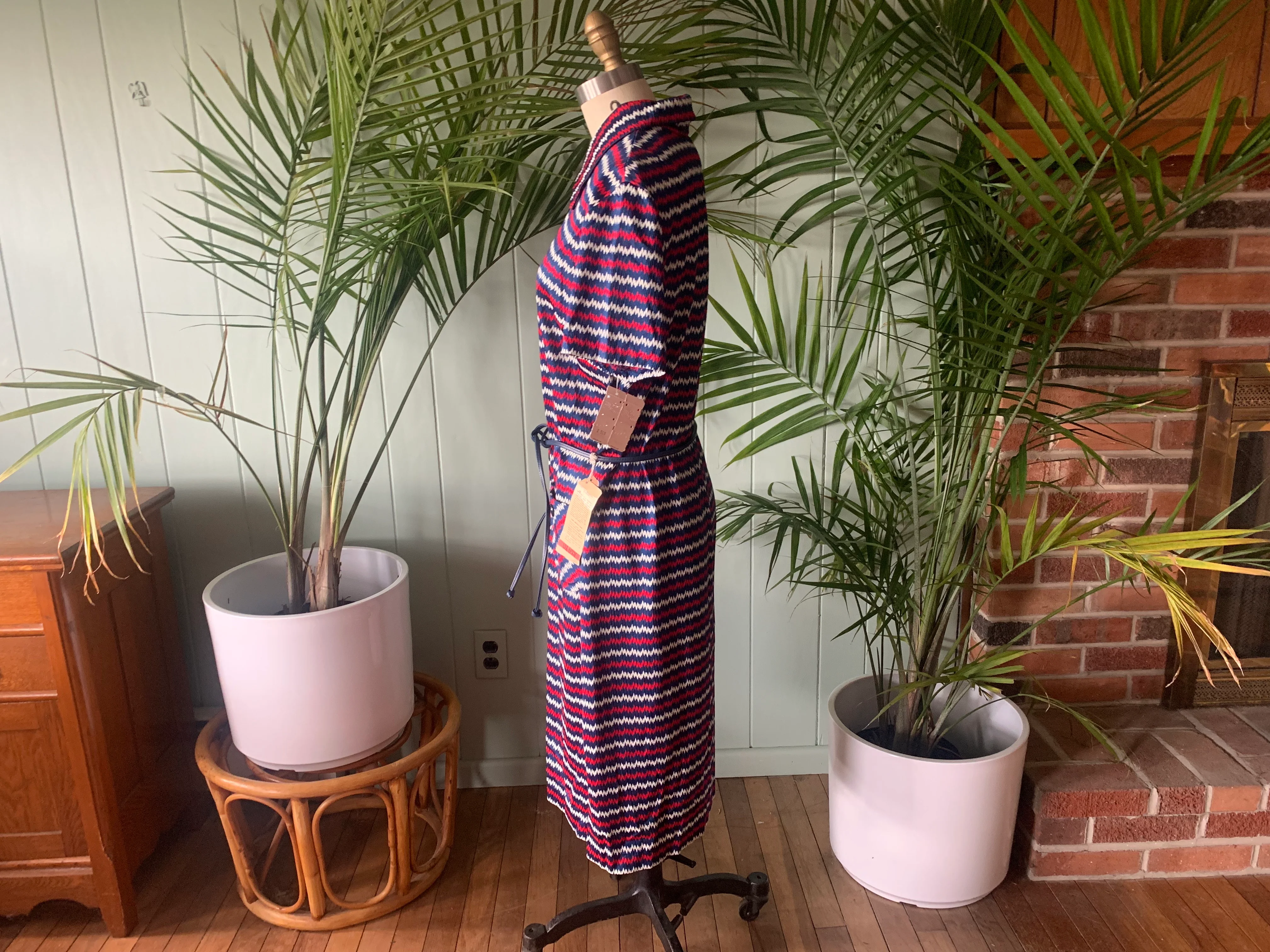 70s Blue Red White Zig Zag Belted Dress Deadstock - Image 5