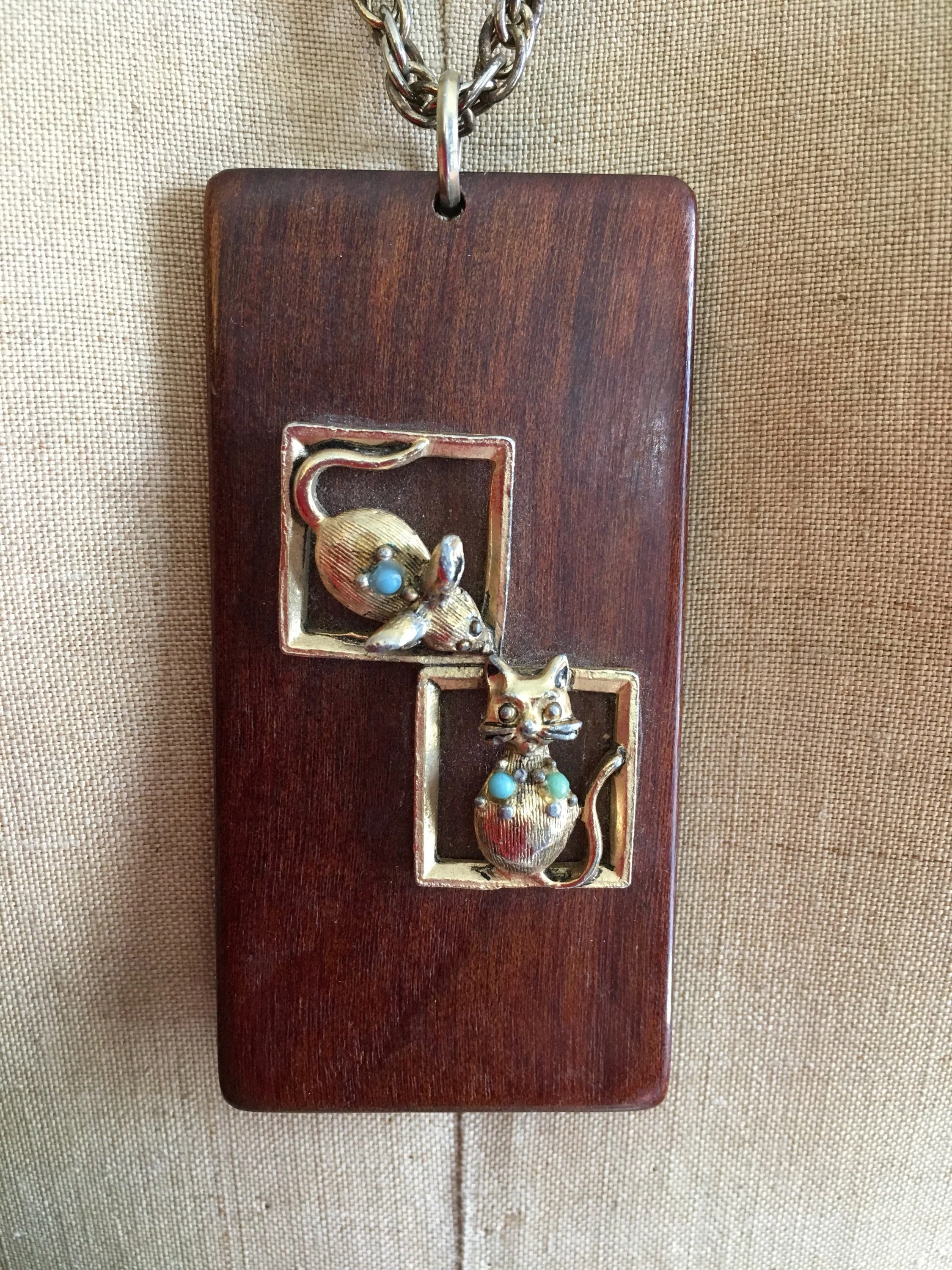 70's Cat and Mouse Game Wooden Pendant Necklace - Image 4