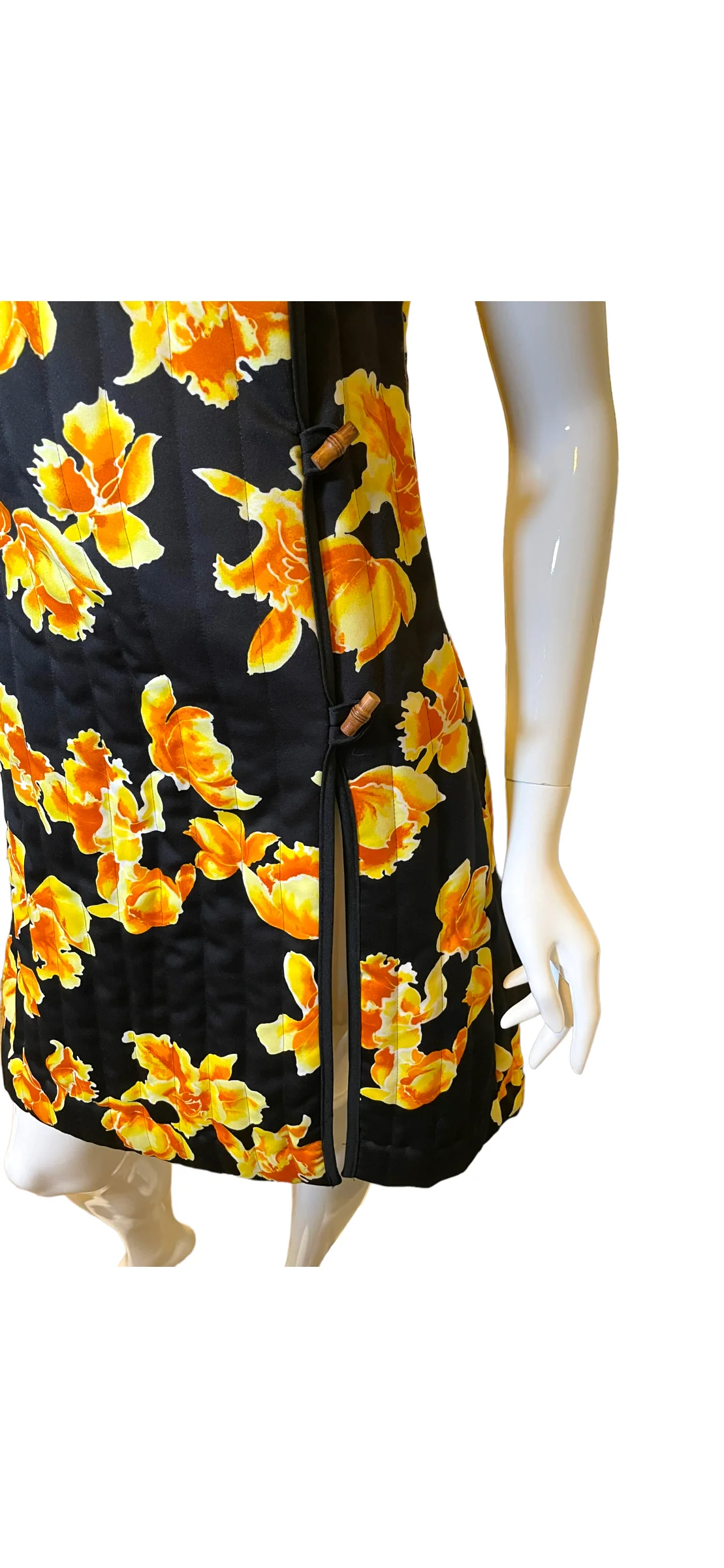 70s Cheongsam Quilted Floral Sheath Mod Mini Dress - Image 5