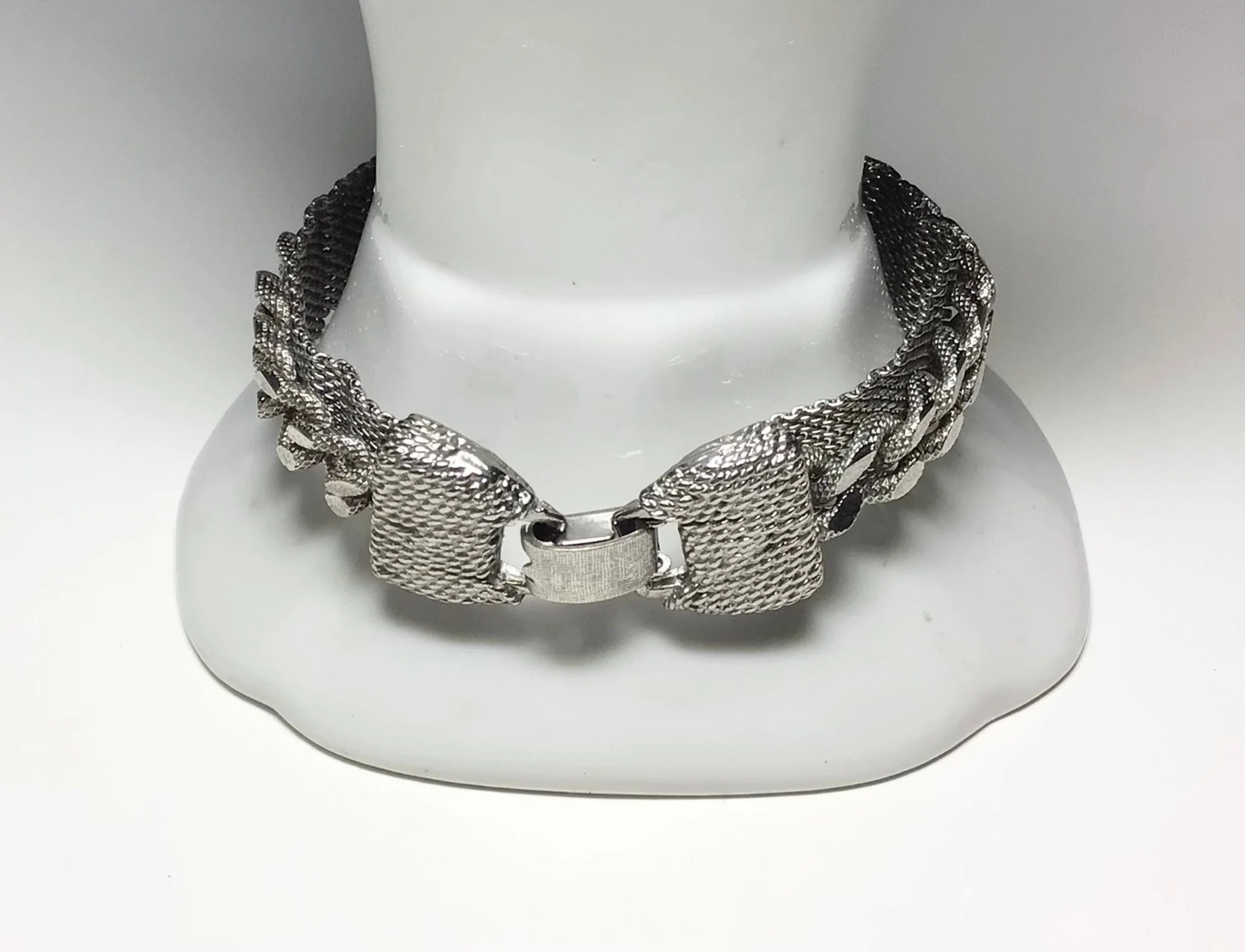 70s Chunky Chain Link Bow Tie Stainless Steel Bracelet - Image 2
