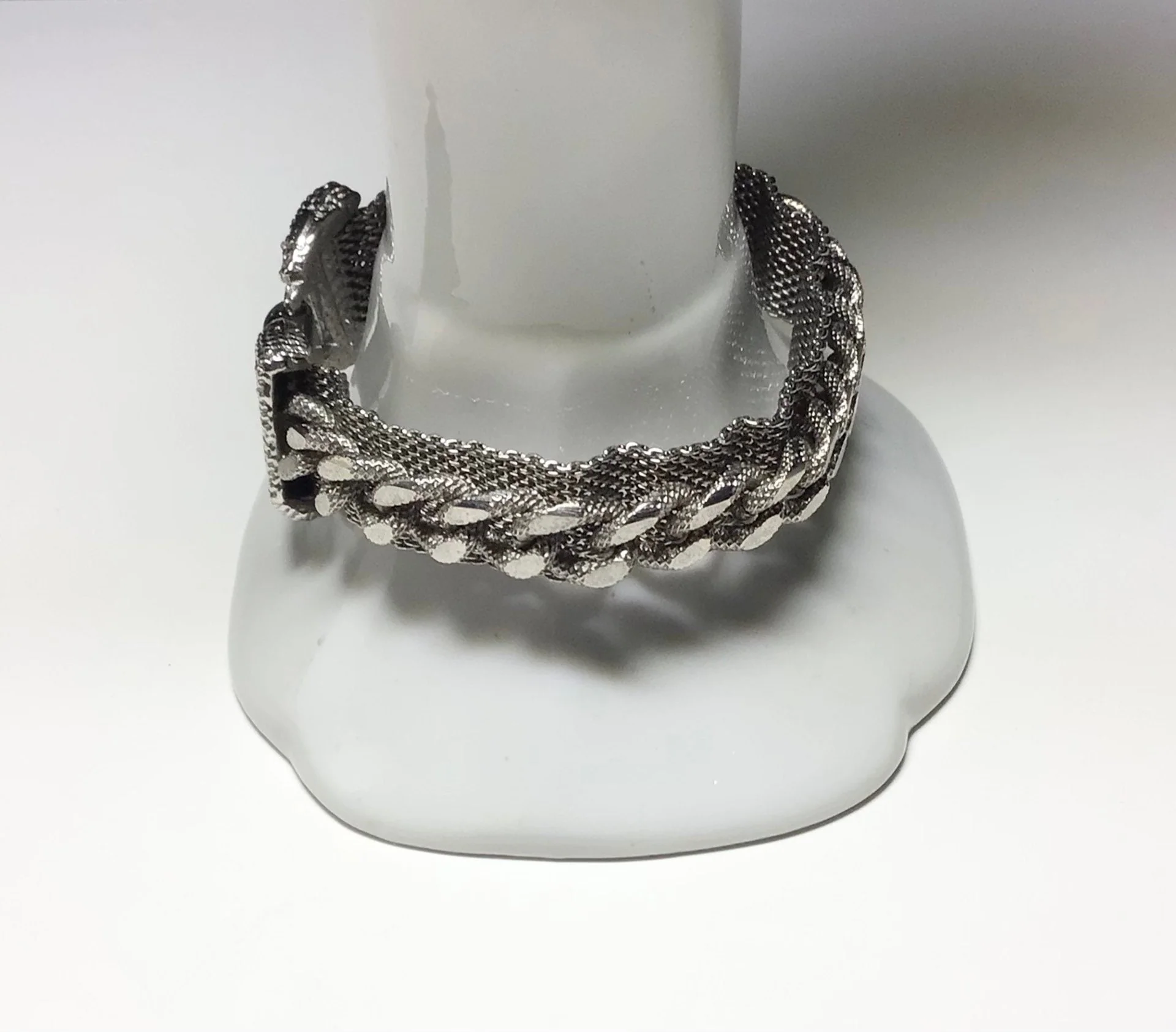 70s Chunky Chain Link Bow Tie Stainless Steel Bracelet - Image 4